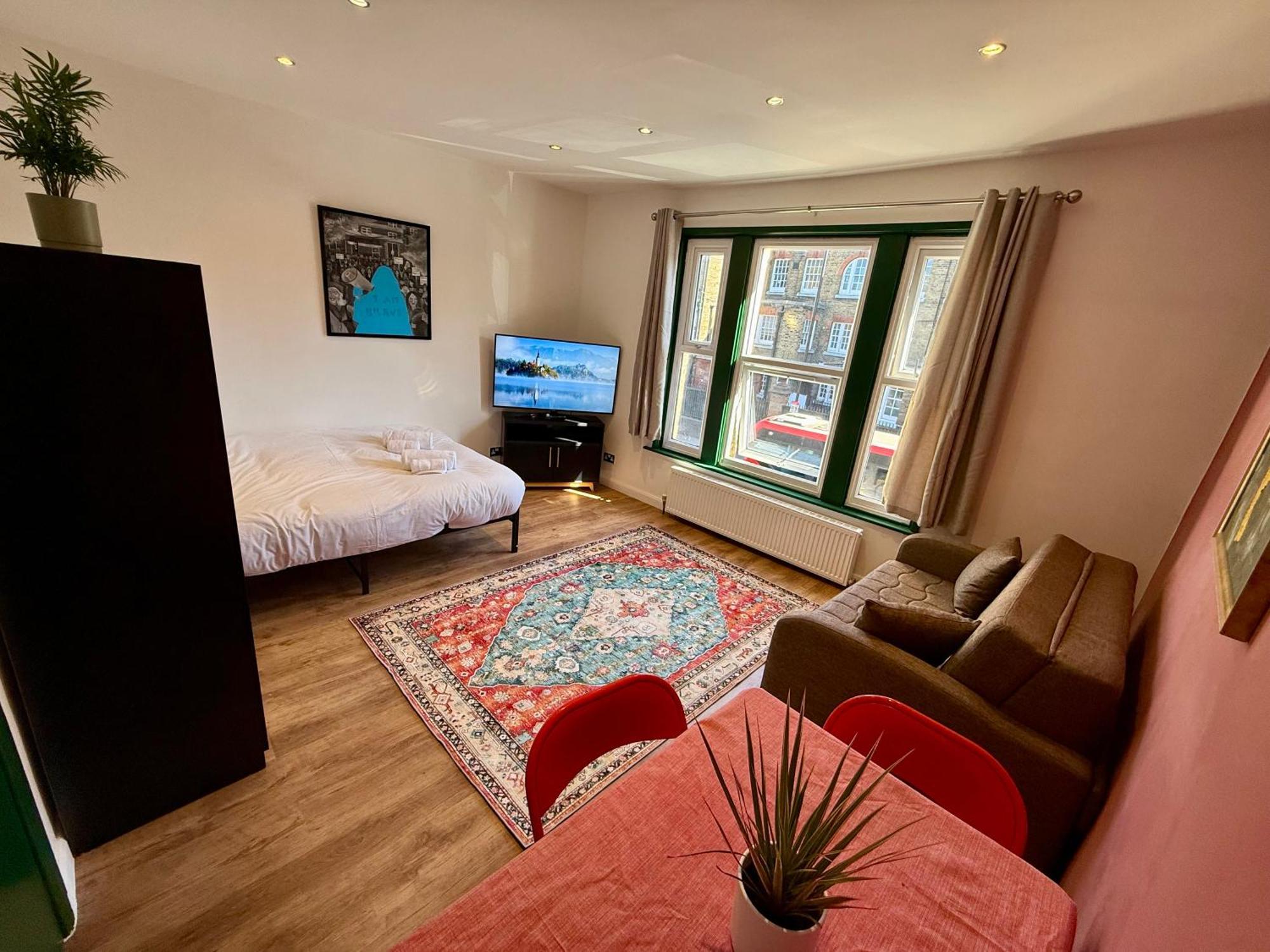 Apartment Seven Sisters Muse London