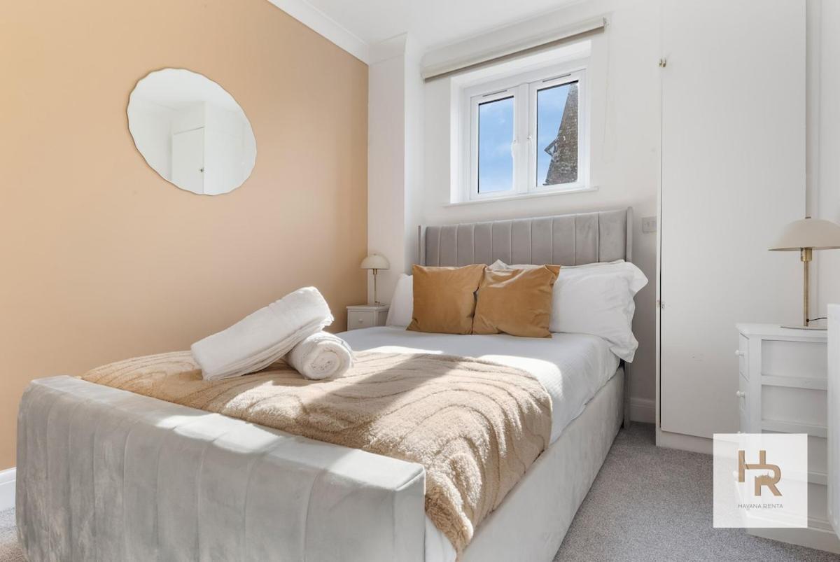 Apartment Prime Location - Stylish Retreat - Wifi & Netflix *
