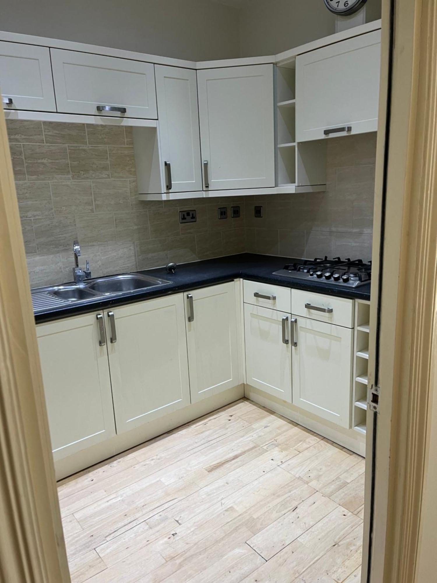 Apartment Newly Refurbished- Awesome Very Central Flat In Famous Notting Hill With A Balcony *