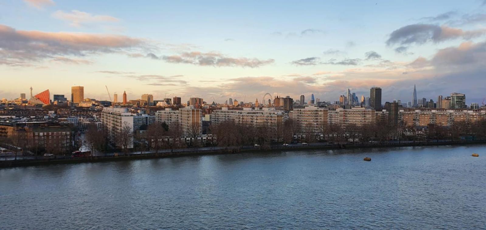 River Facing Luxury Flat Apartment London