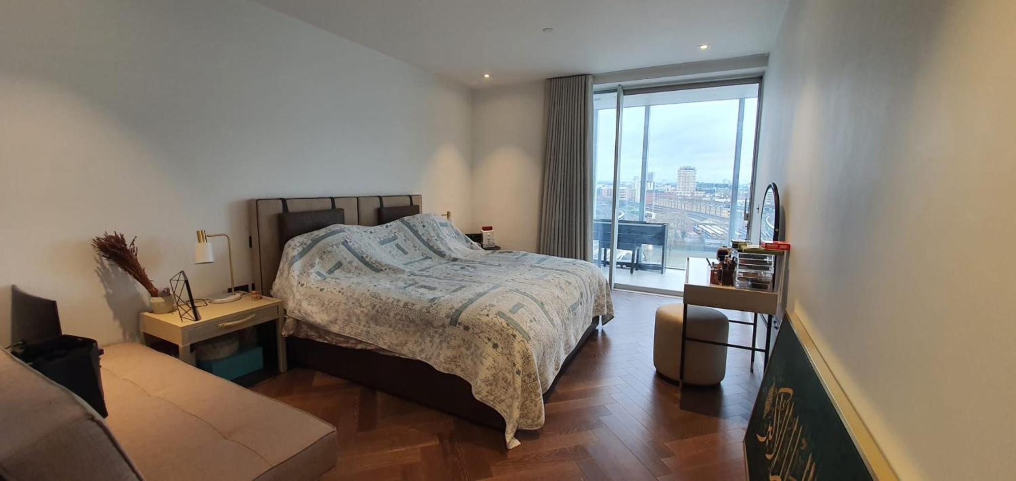 Apartment River Facing Luxury Flat London