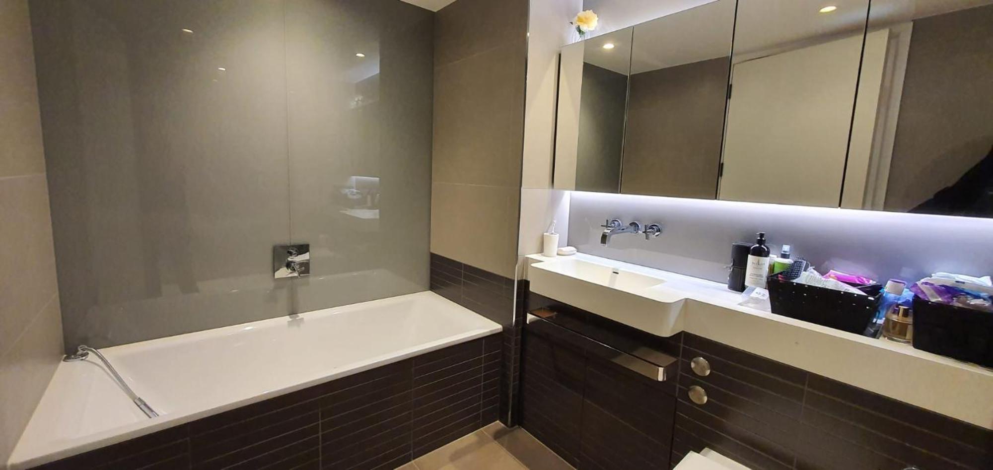 Apartment River Facing Luxury Flat London