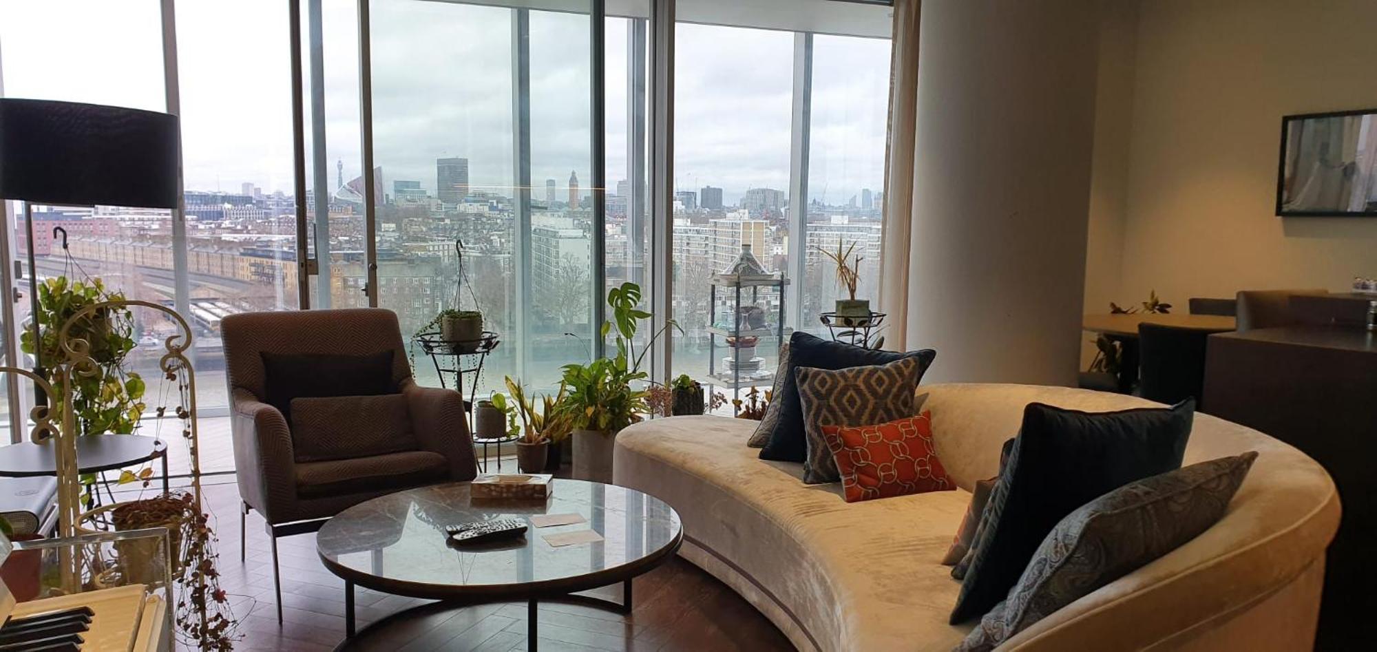 River Facing Luxury Flat * London