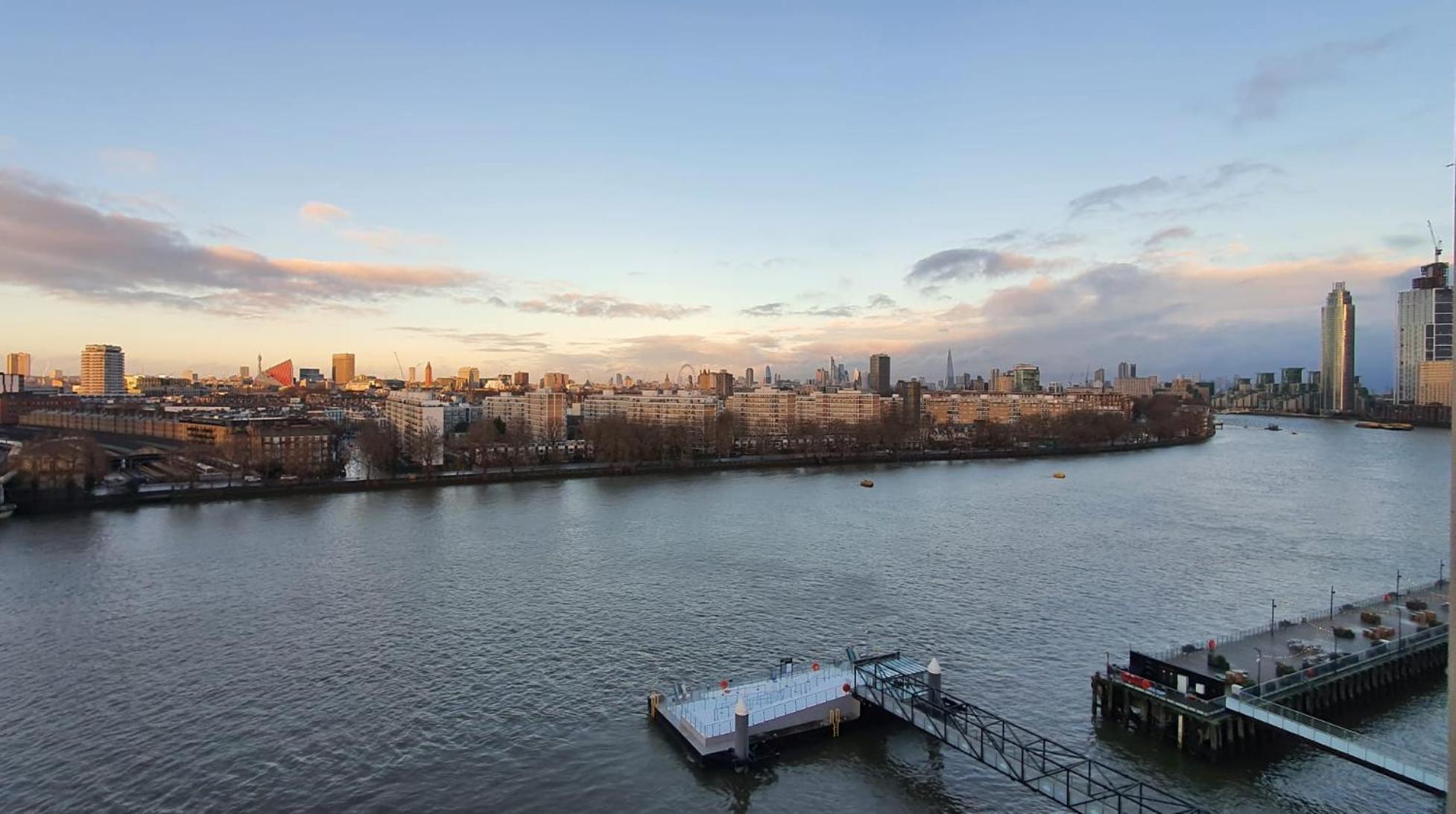 River Facing Luxury Flat * London