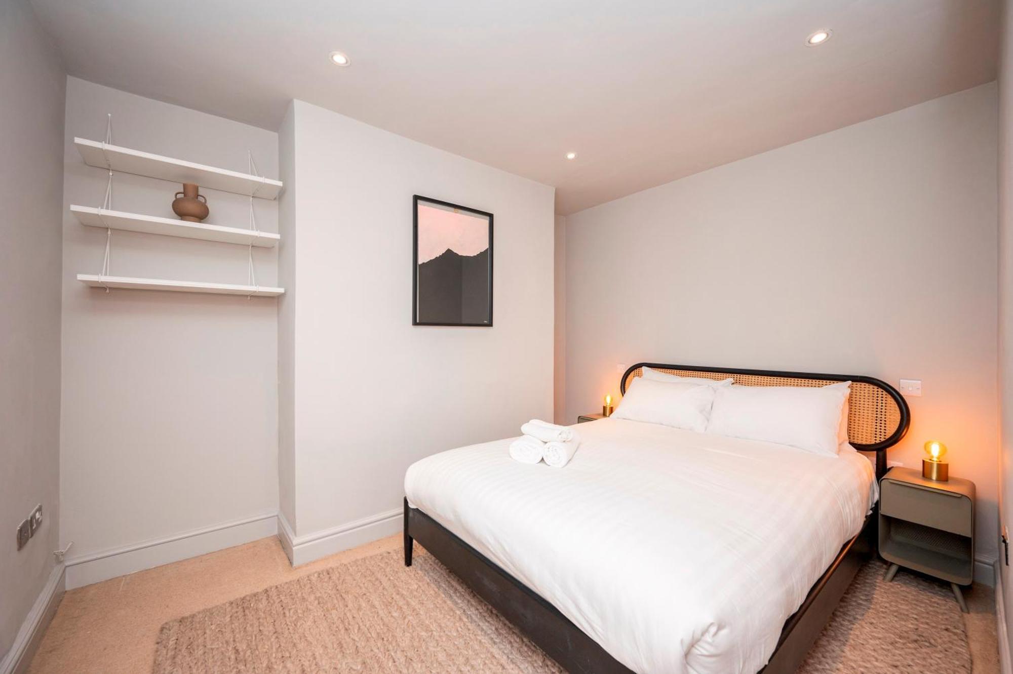Pass The Keys Luxury Stylish Duplex With Private Garden Londen