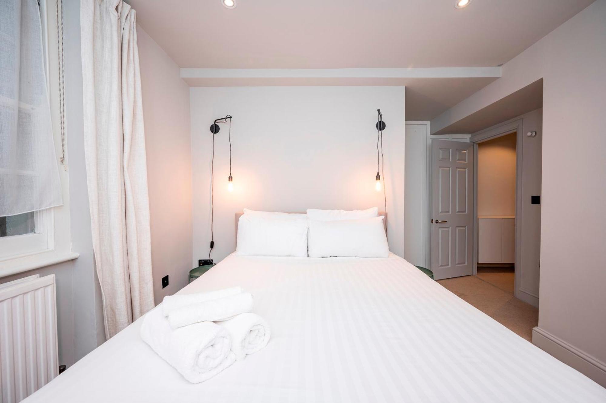 Pass The Keys Luxury Stylish Duplex With Private Garden * Londen