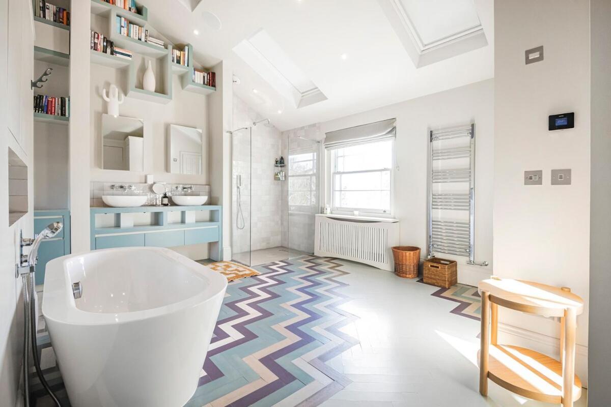 The Grand Camden Garden 4br *