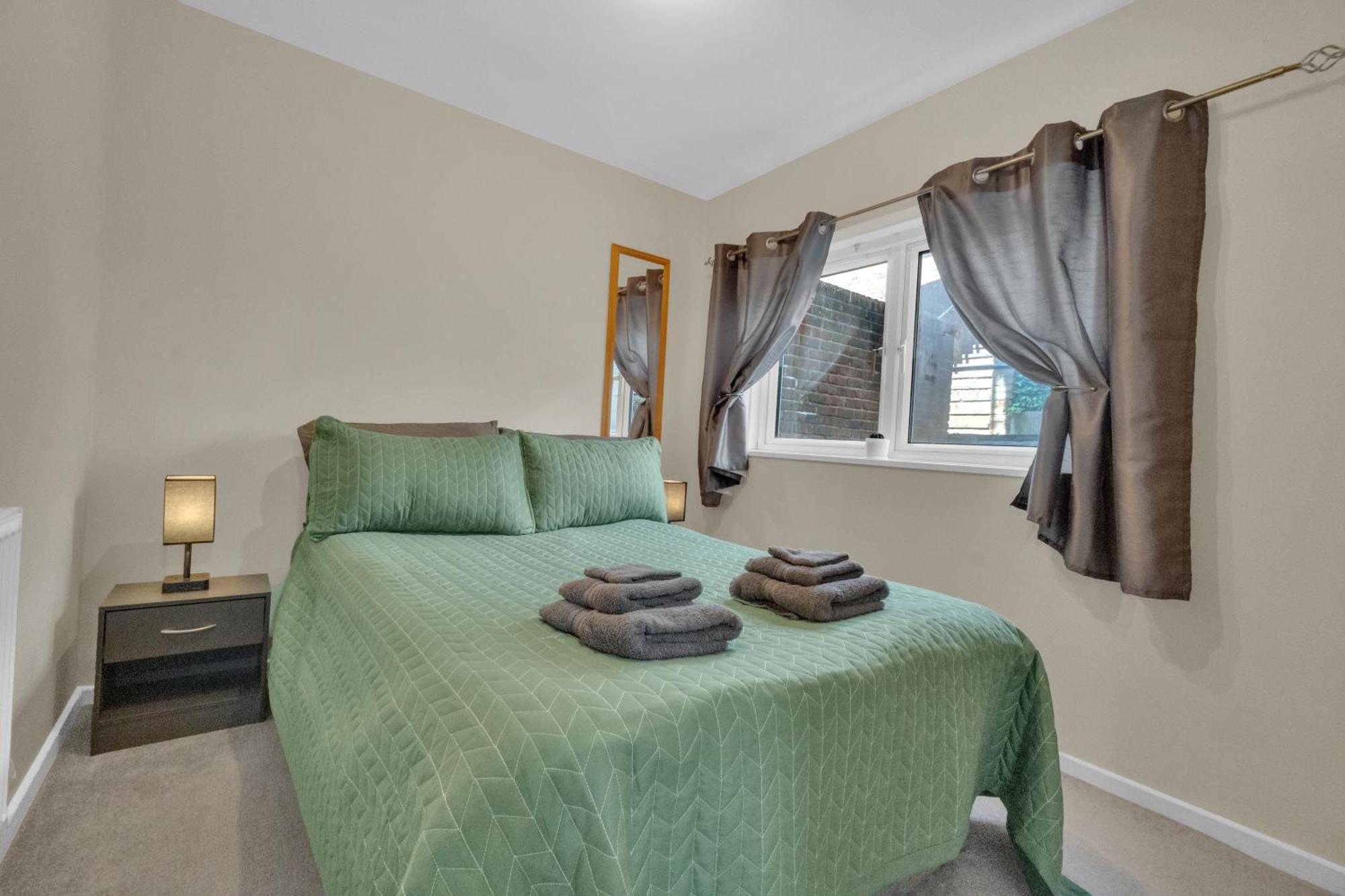 Cosy 5-bedroom Flat With Terrace In Wimbledon