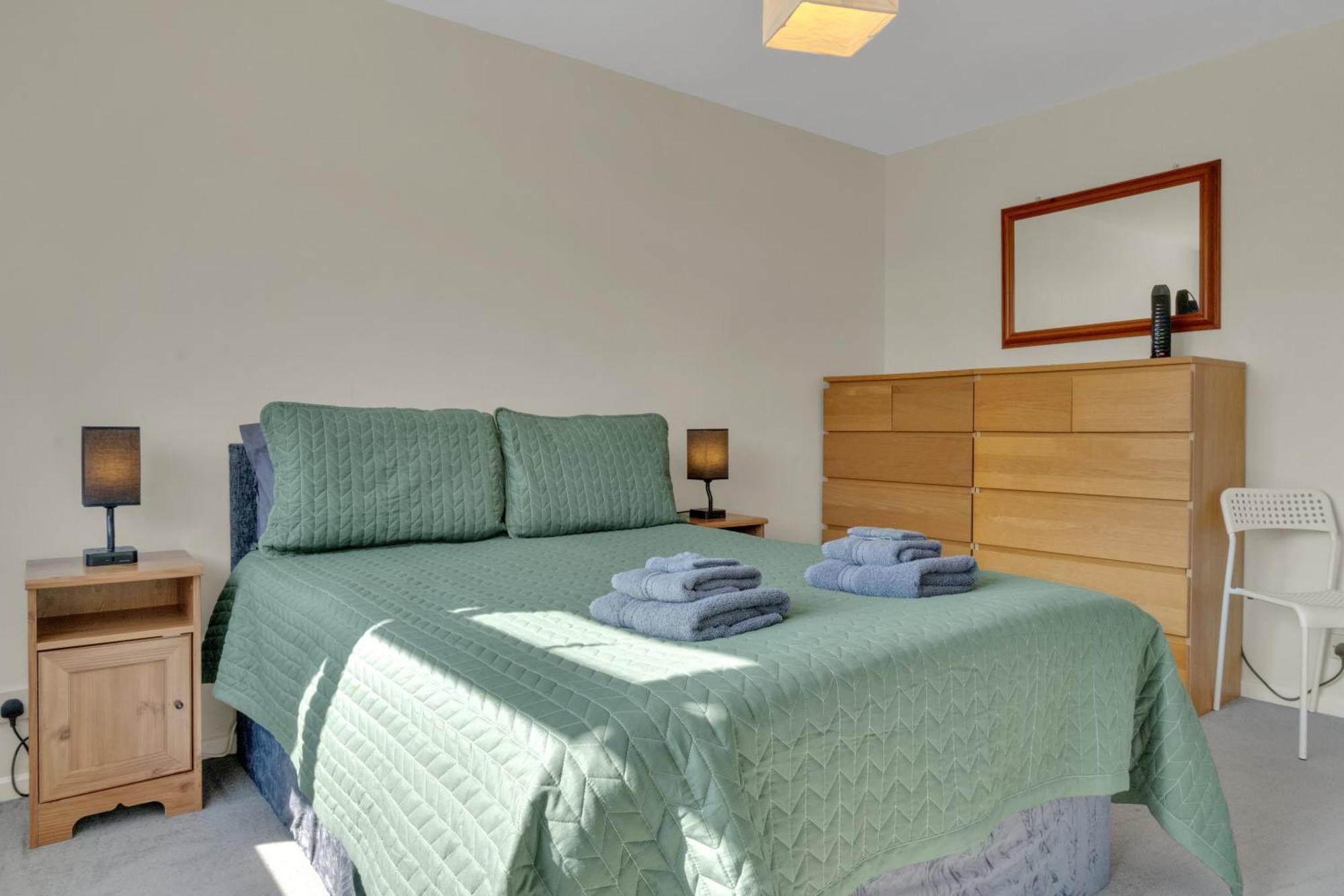 Cosy 5-bedroom Flat With Terrace In Wimbledon Apartment *