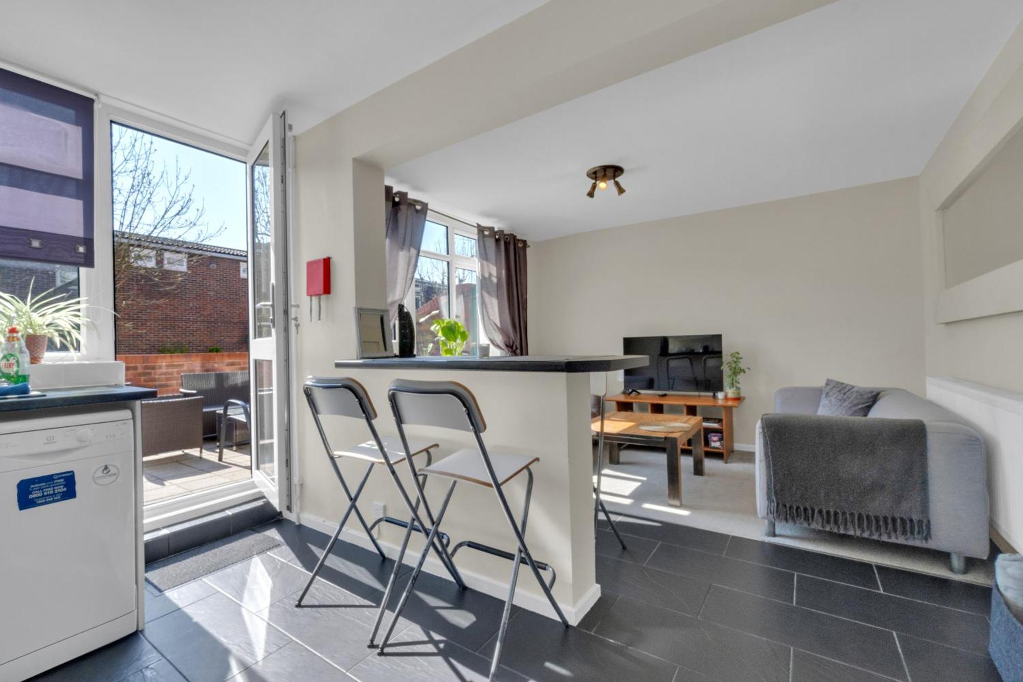 Cosy 5-bedroom Flat With Terrace In Wimbledon