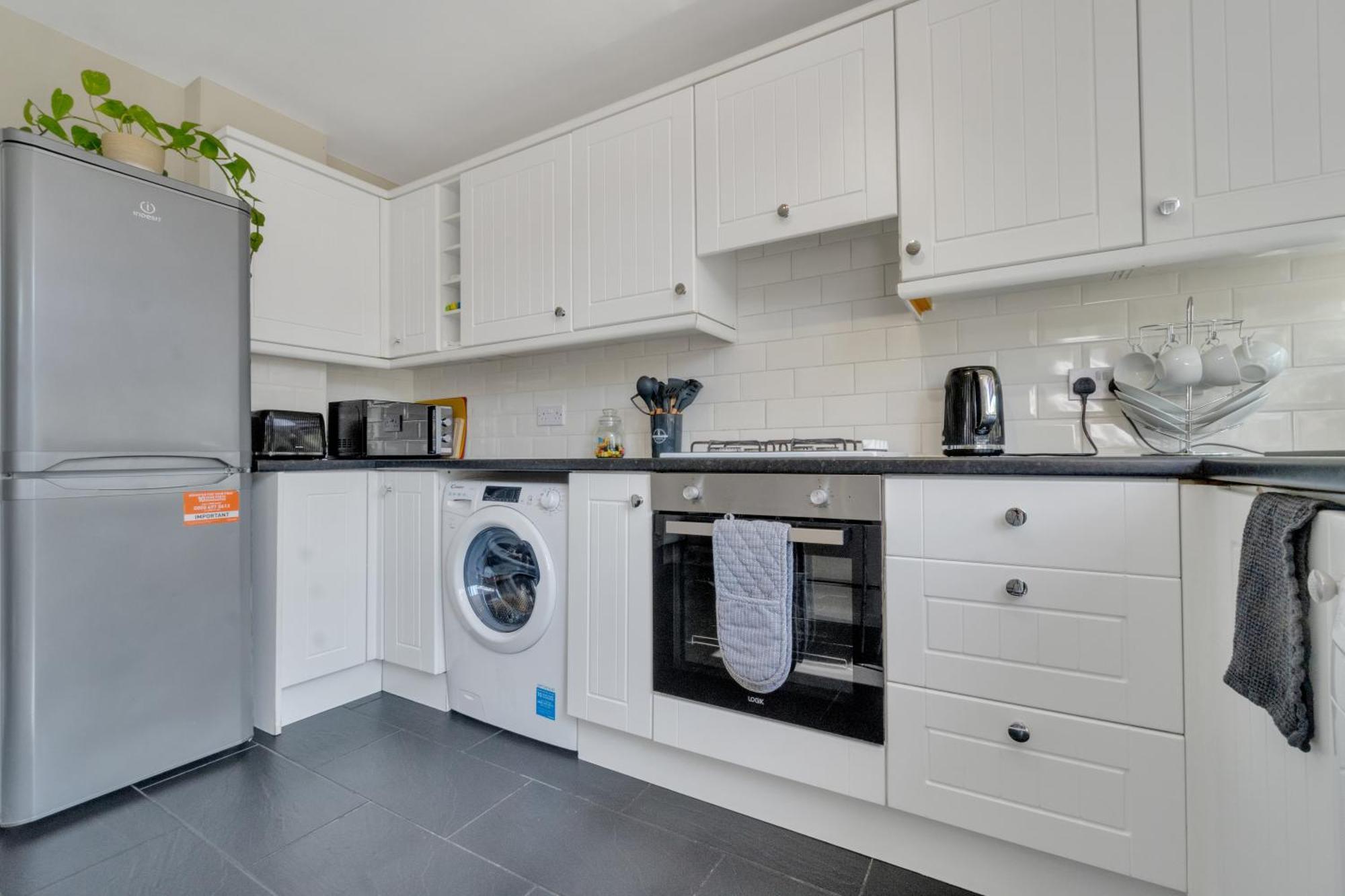 Cosy 5-bedroom Flat With Terrace In Wimbledon Apartment