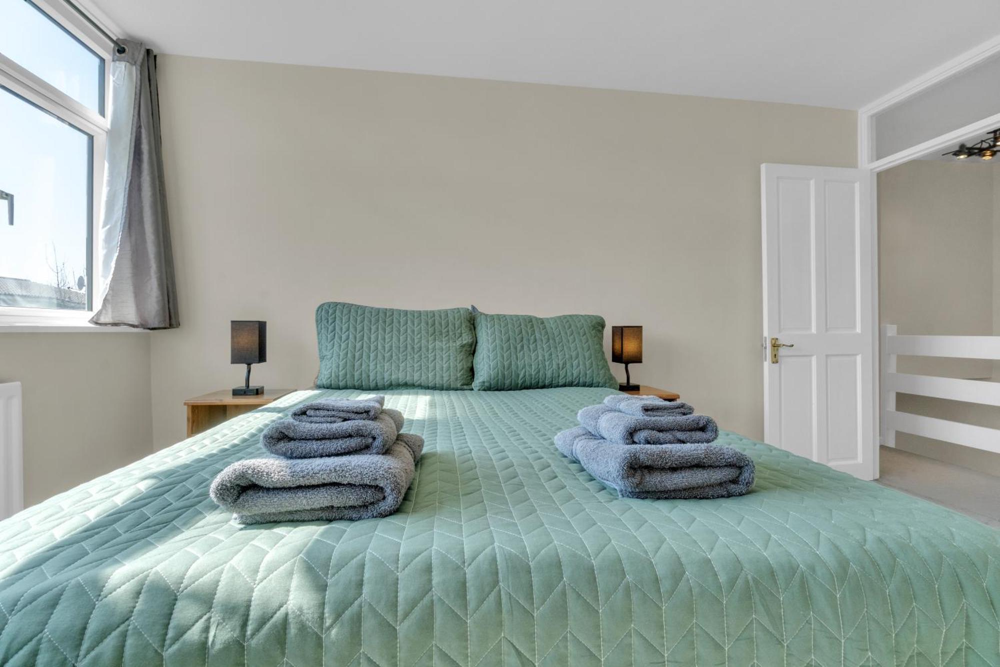 Cosy 5-bedroom Flat With Terrace In Wimbledon Apartment London