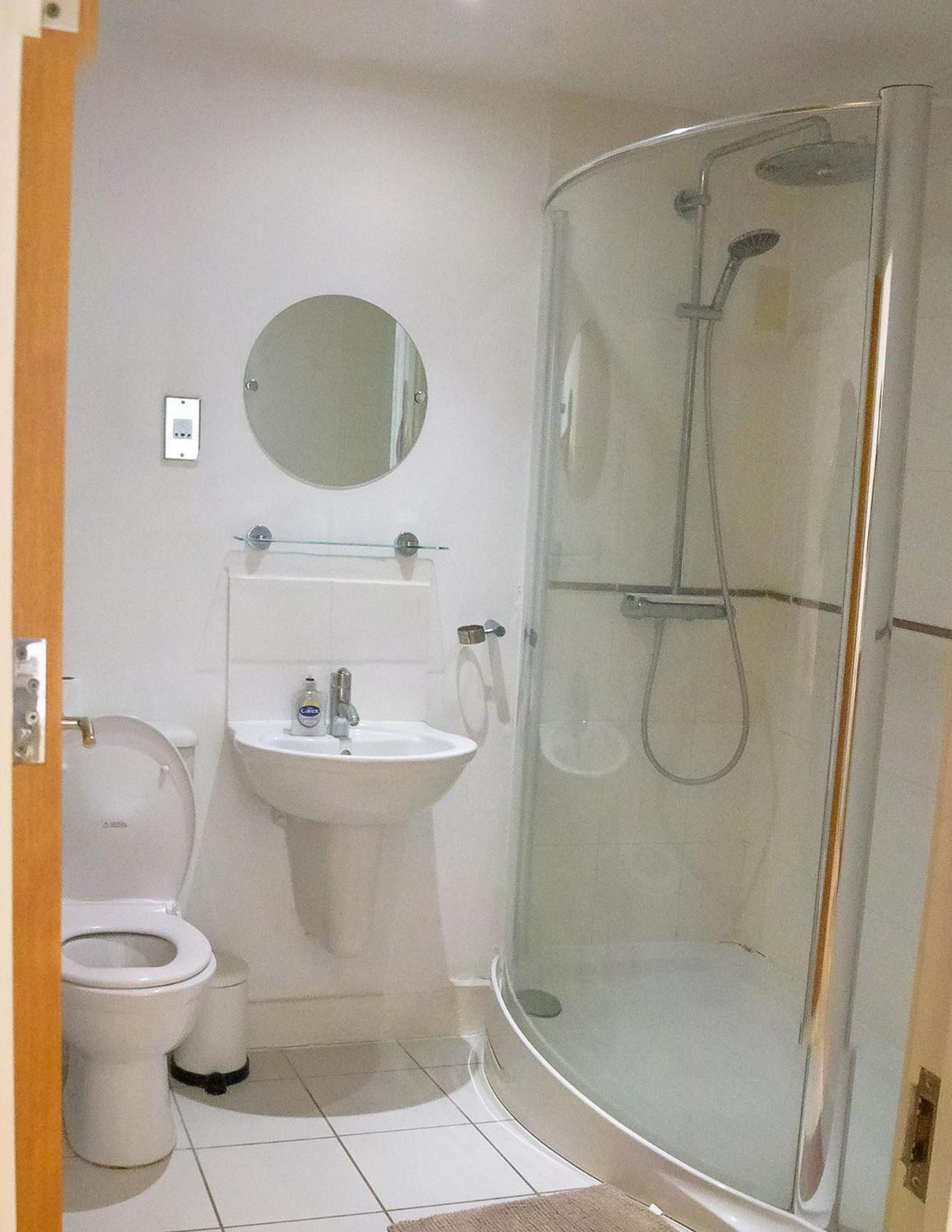 Western Excel Apartment *