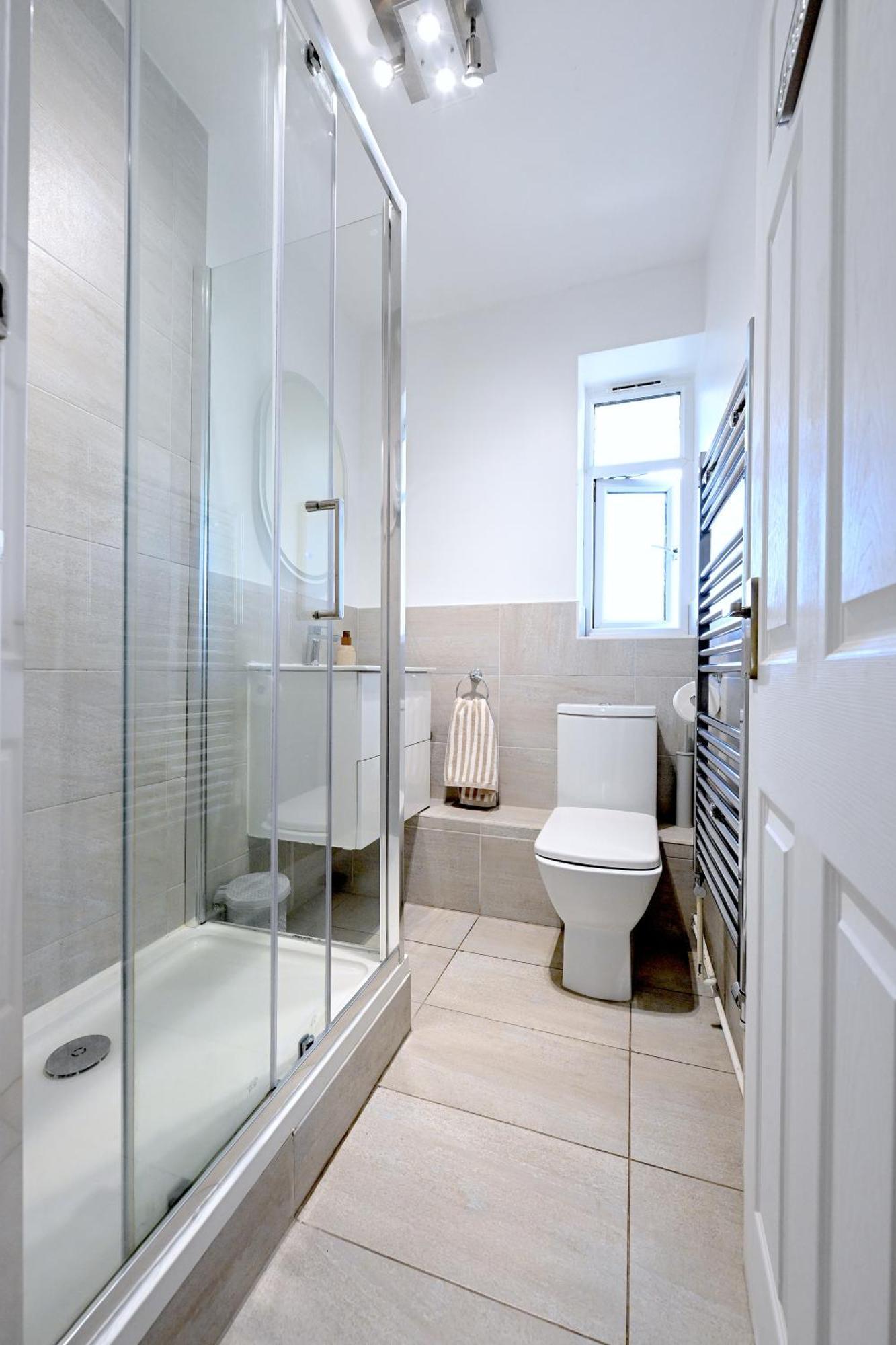 Central City 3 Minutes To Tower Of London Trendy Shoreditch Recently Refurbished 3 Bedrooms Sleeps 8 Apartment London