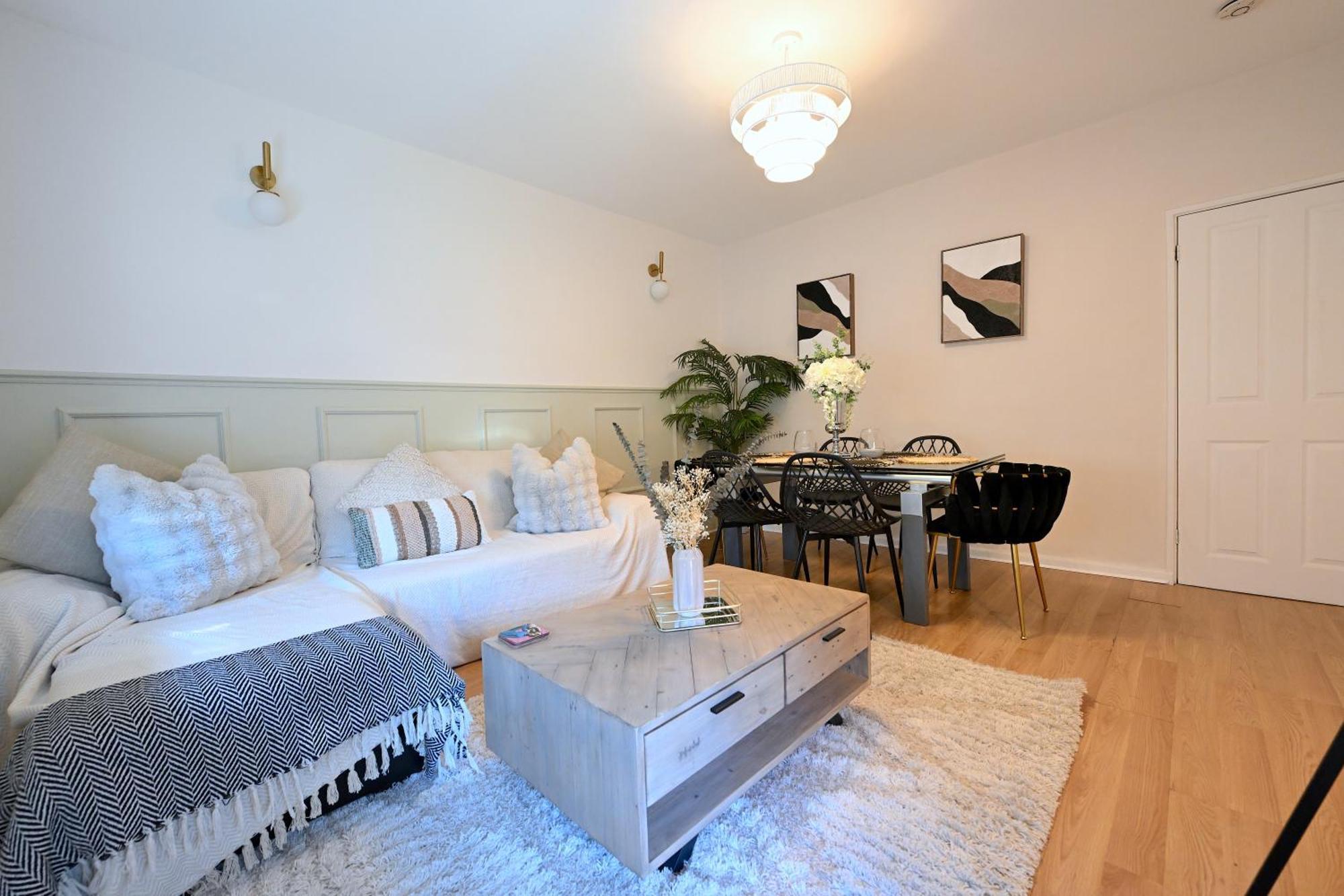 Central City 3 Minutes To Tower Of London Trendy Shoreditch Recently Refurbished 3 Bedrooms Sleeps 8 *