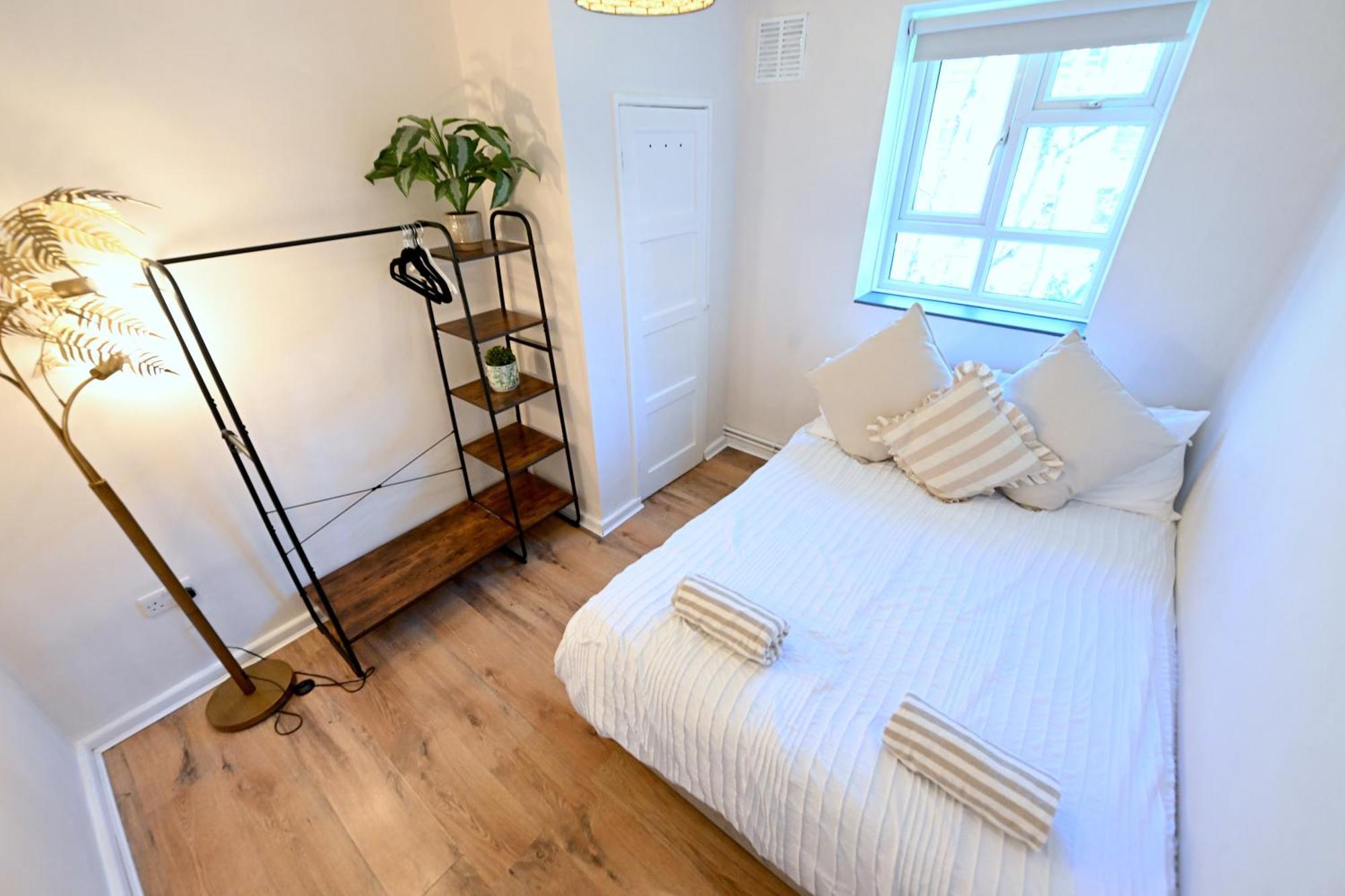 Central City 3 Minutes To Tower Of London Trendy Shoreditch Recently Refurbished 3 Bedrooms Sleeps 8 Apartment London