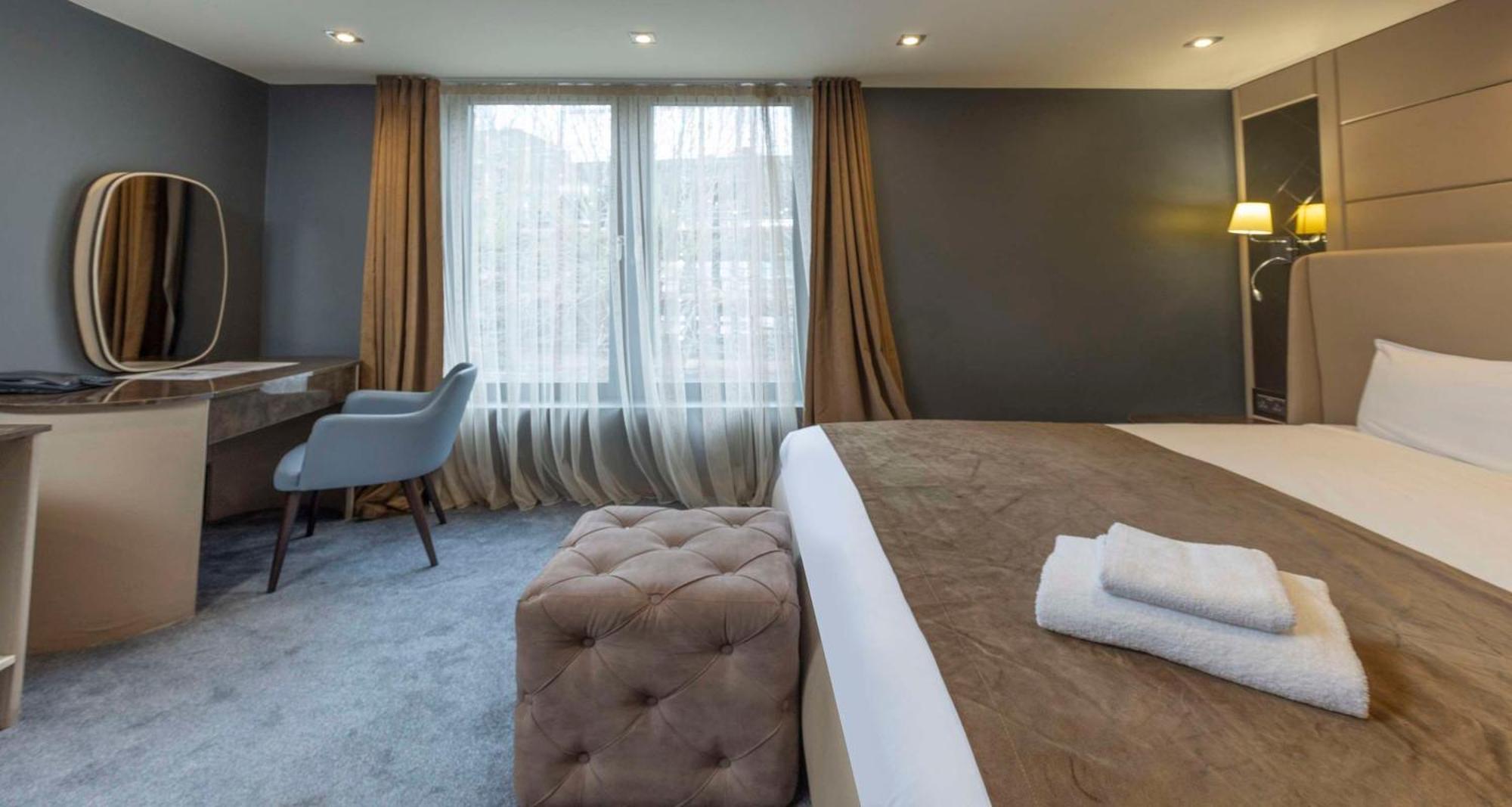 Hotel Putney Hotel; Bw Signature Collection London