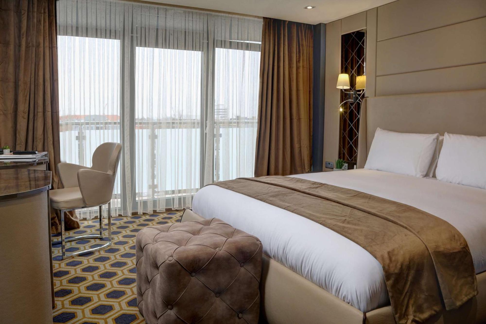 Putney Hotel; Bw Signature Collection London