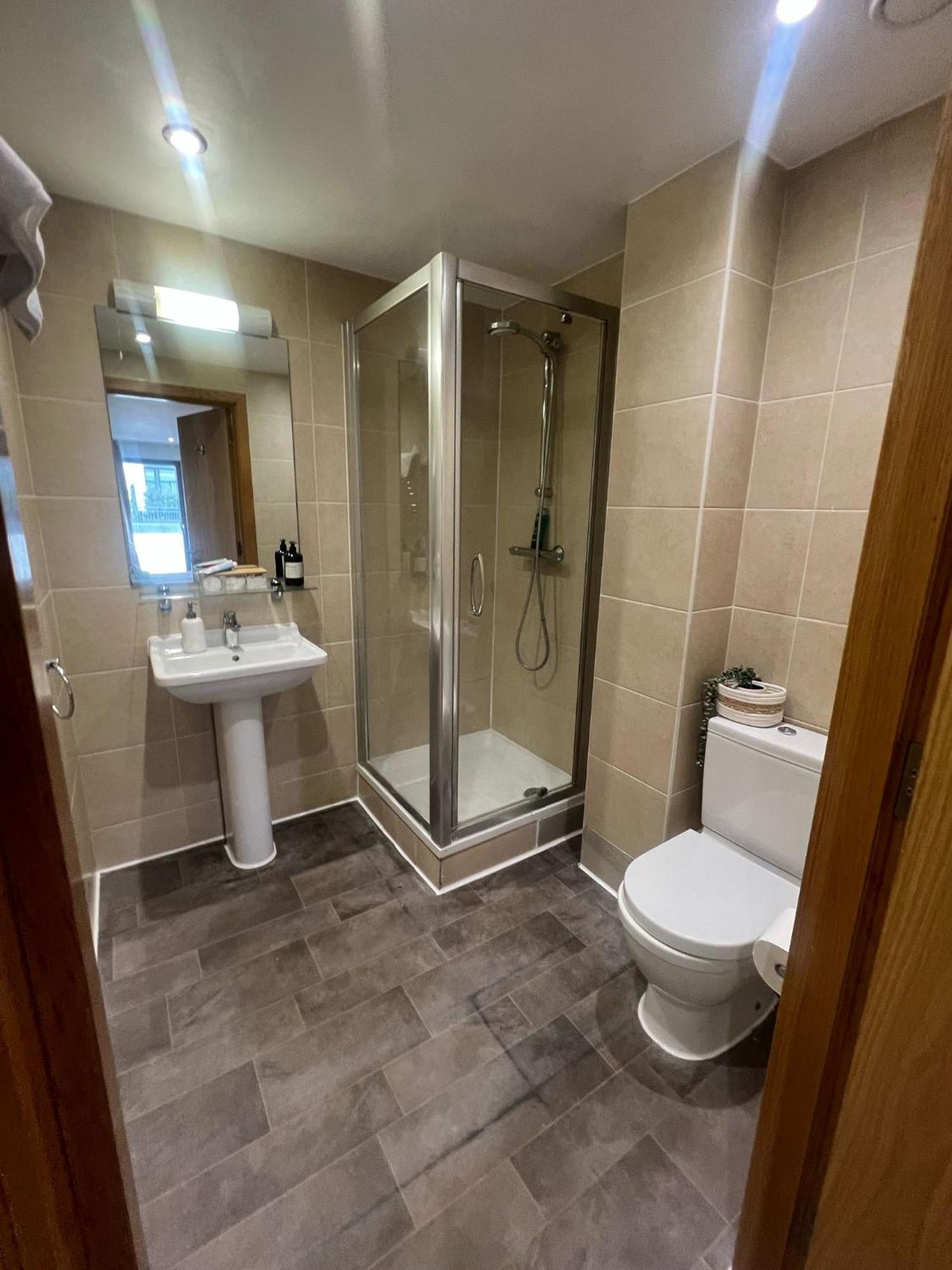 Bright And Modern 3 Bed Hyde Park London