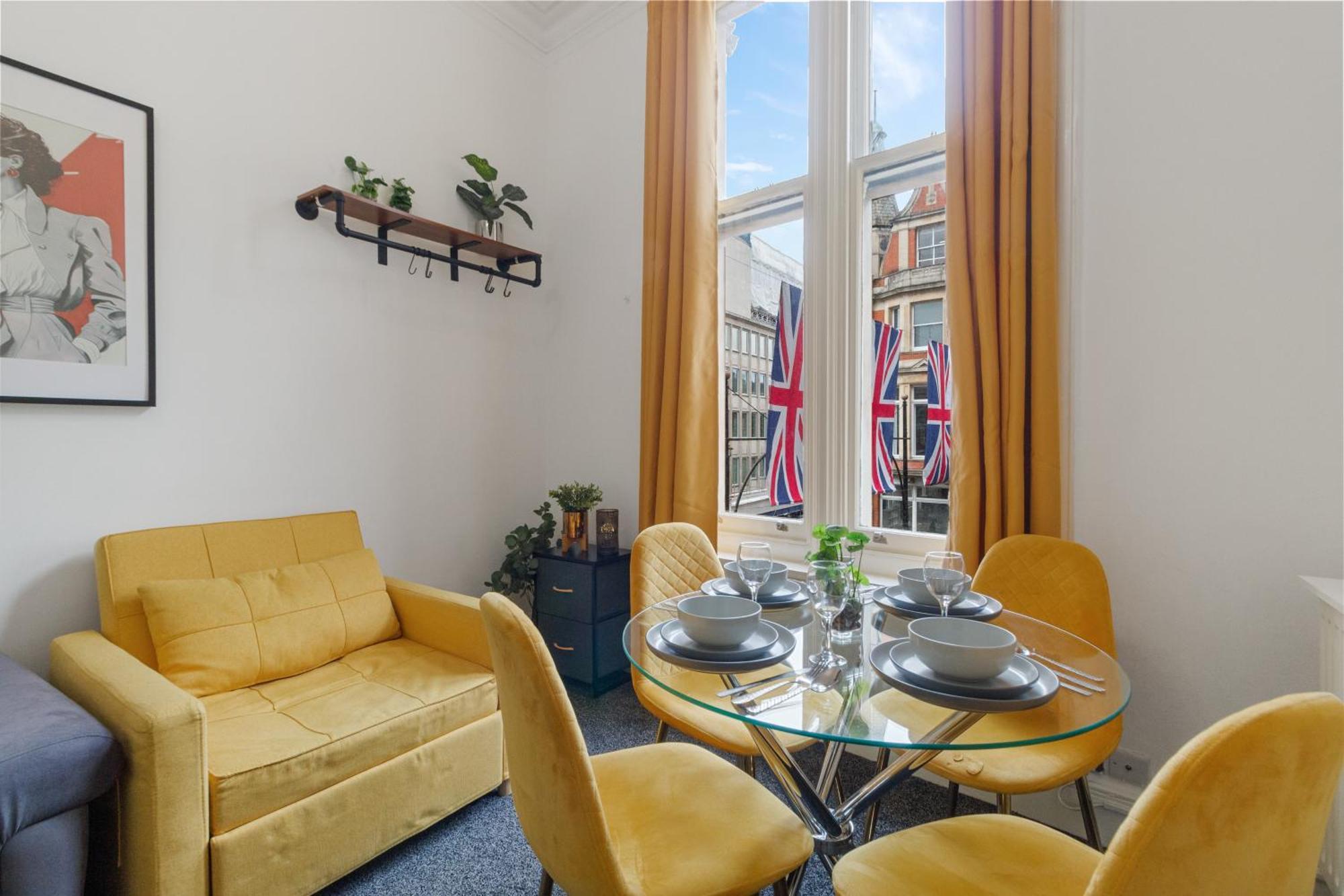 Oxford Street Chic Retreat - Unparalleled Elegance And Urban Comfort! Gc1 *