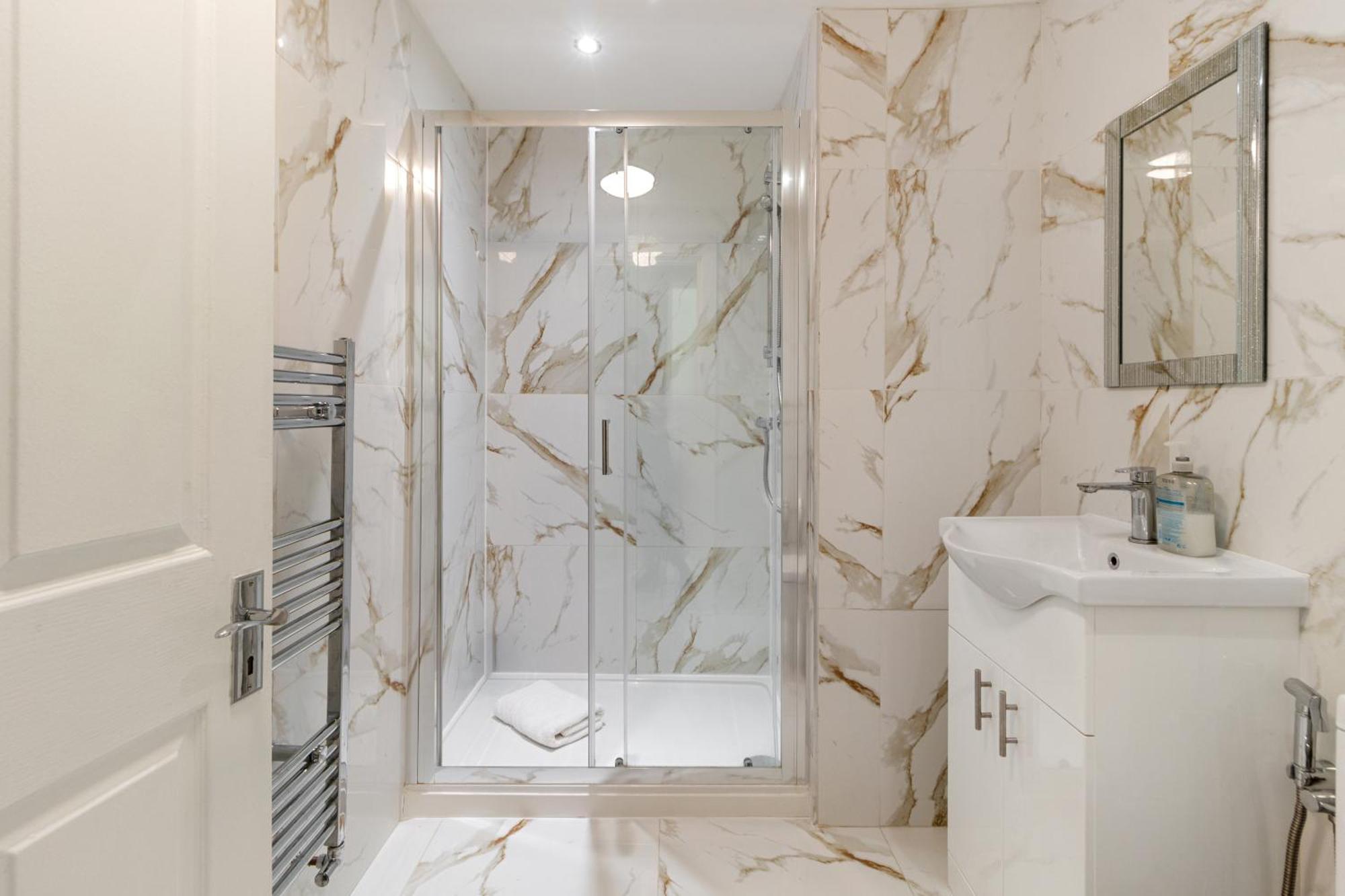 Oxford Street Chic Retreat - Unparalleled Elegance And Urban Comfort! Gc1 Apartment London