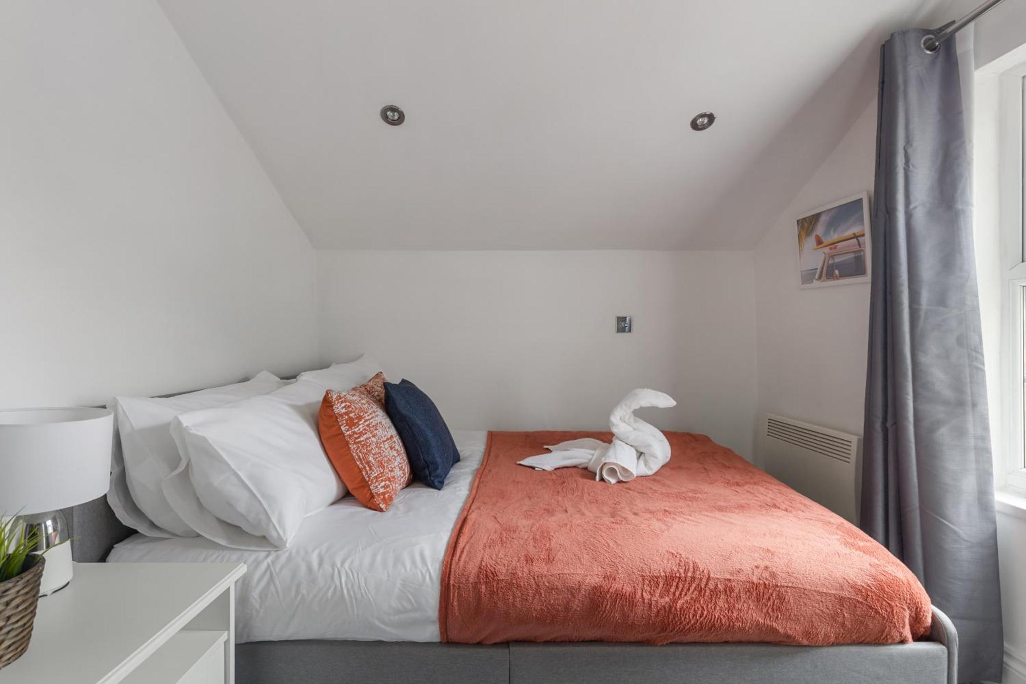 Abodess Near Wembley - 2bdr With Free Parking Apartment
