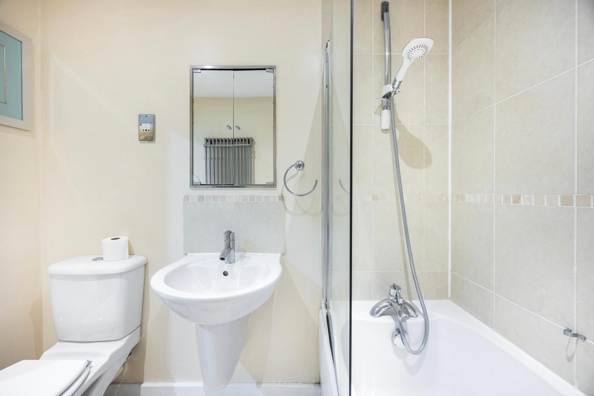 Apartment Western Excel London