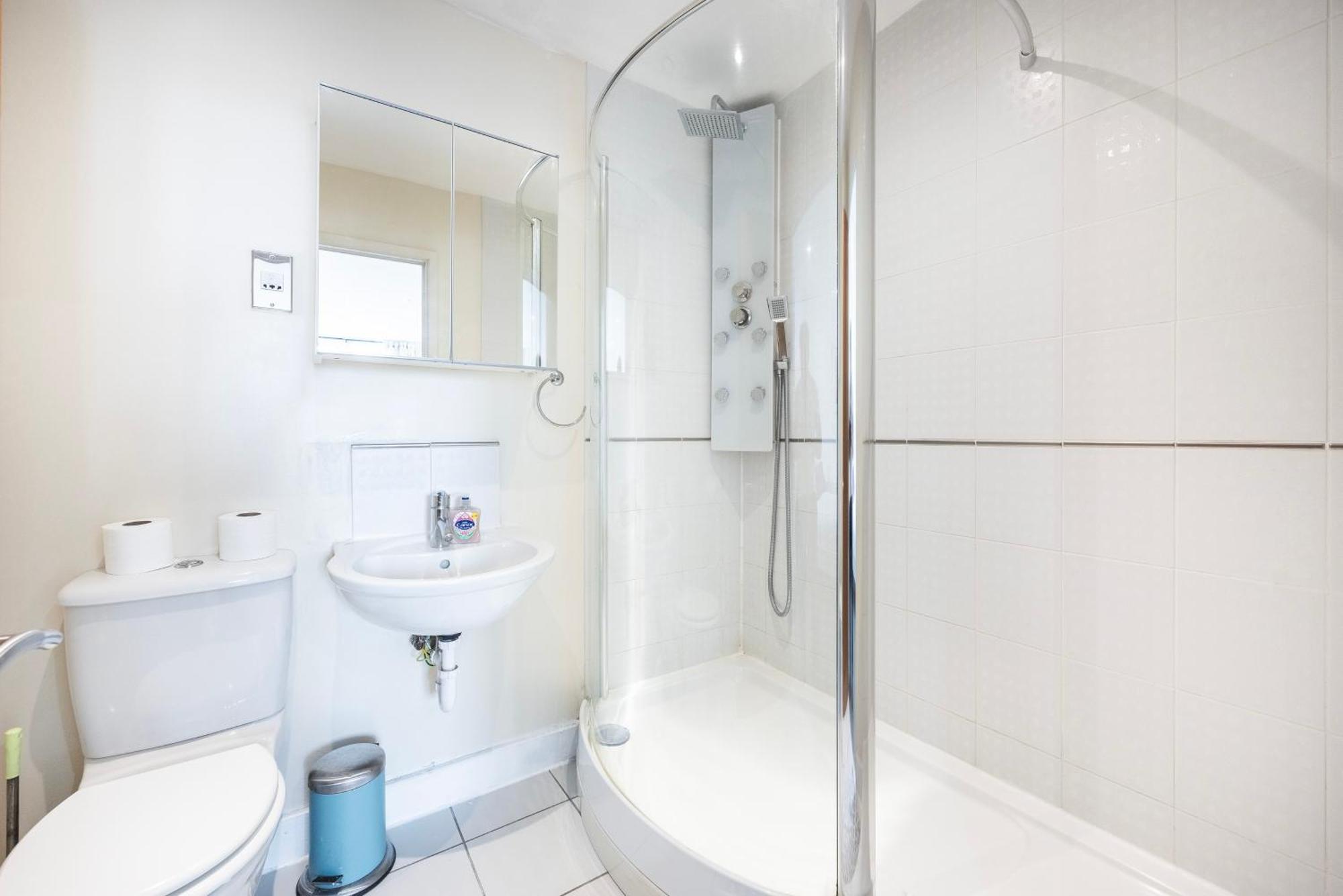 Western Excel Apartment London