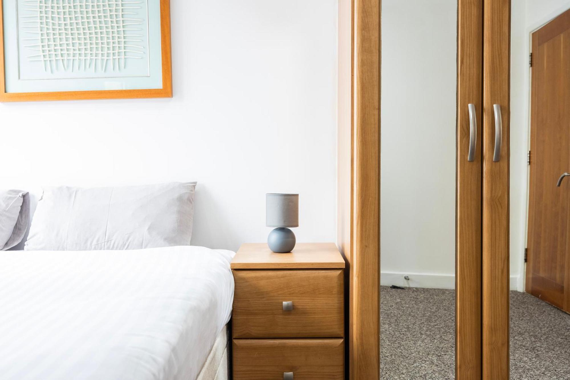 Apartment Western Excel London