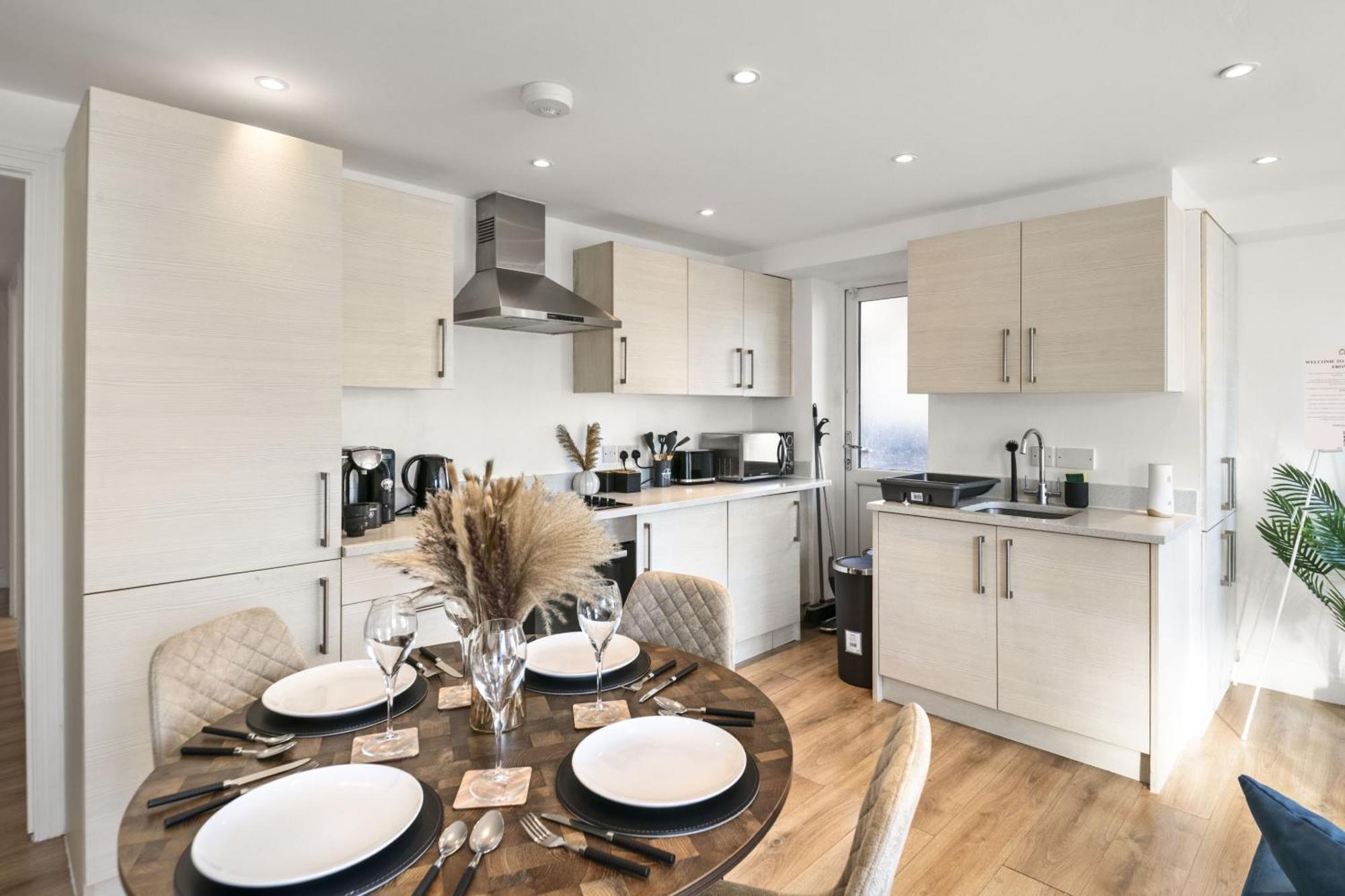 2-bed Wembley - Free Street Parking - Work Ideal * London