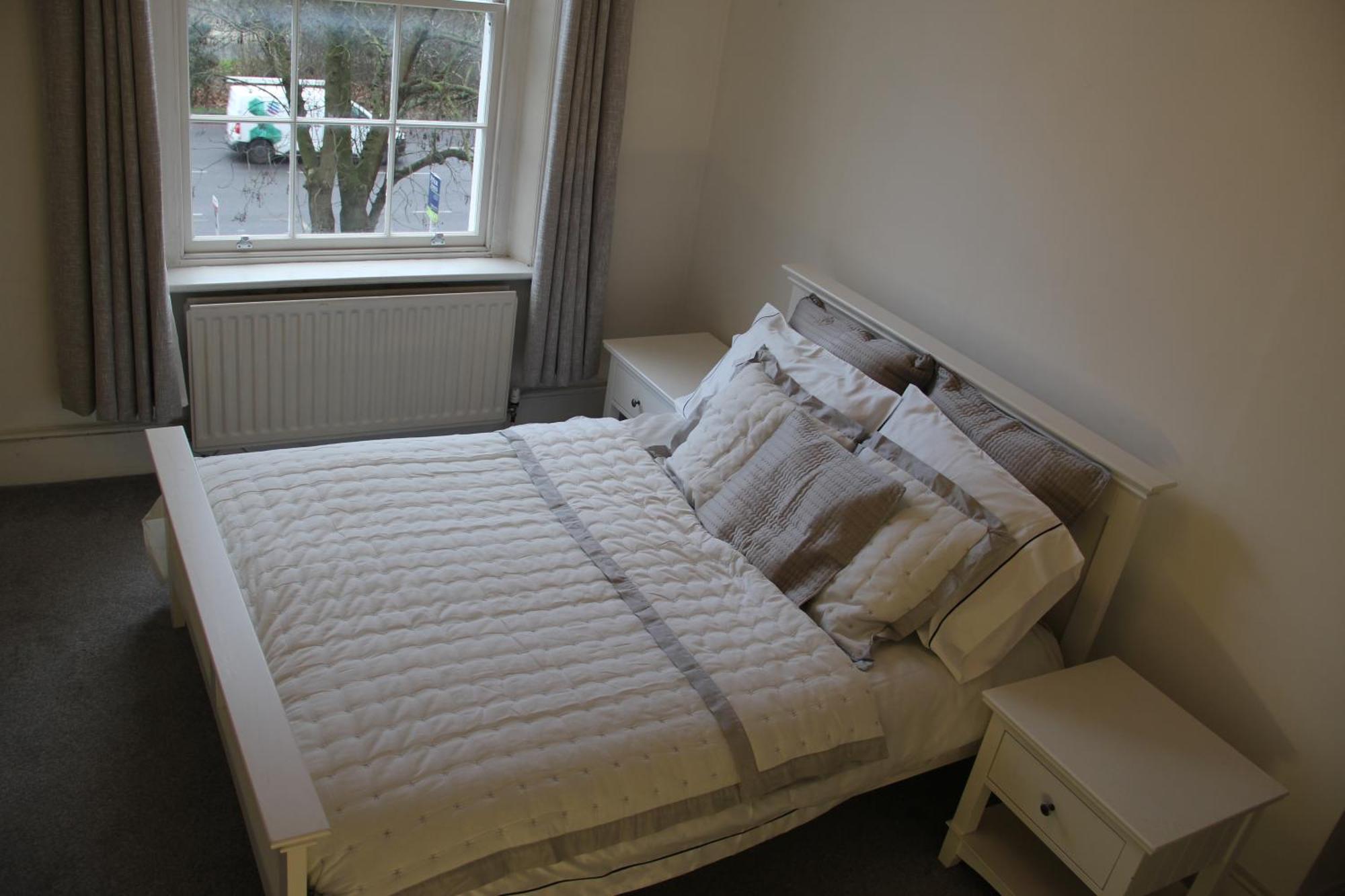 Hill House Second Bed & Breakfast *