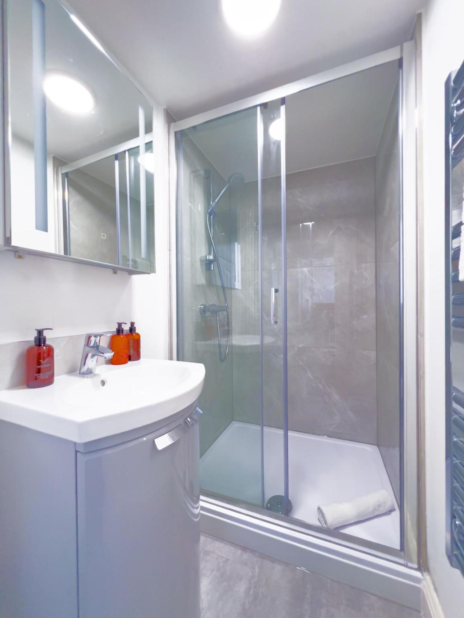 3-bed In The Heart Of Fitzrovia Apartment *
