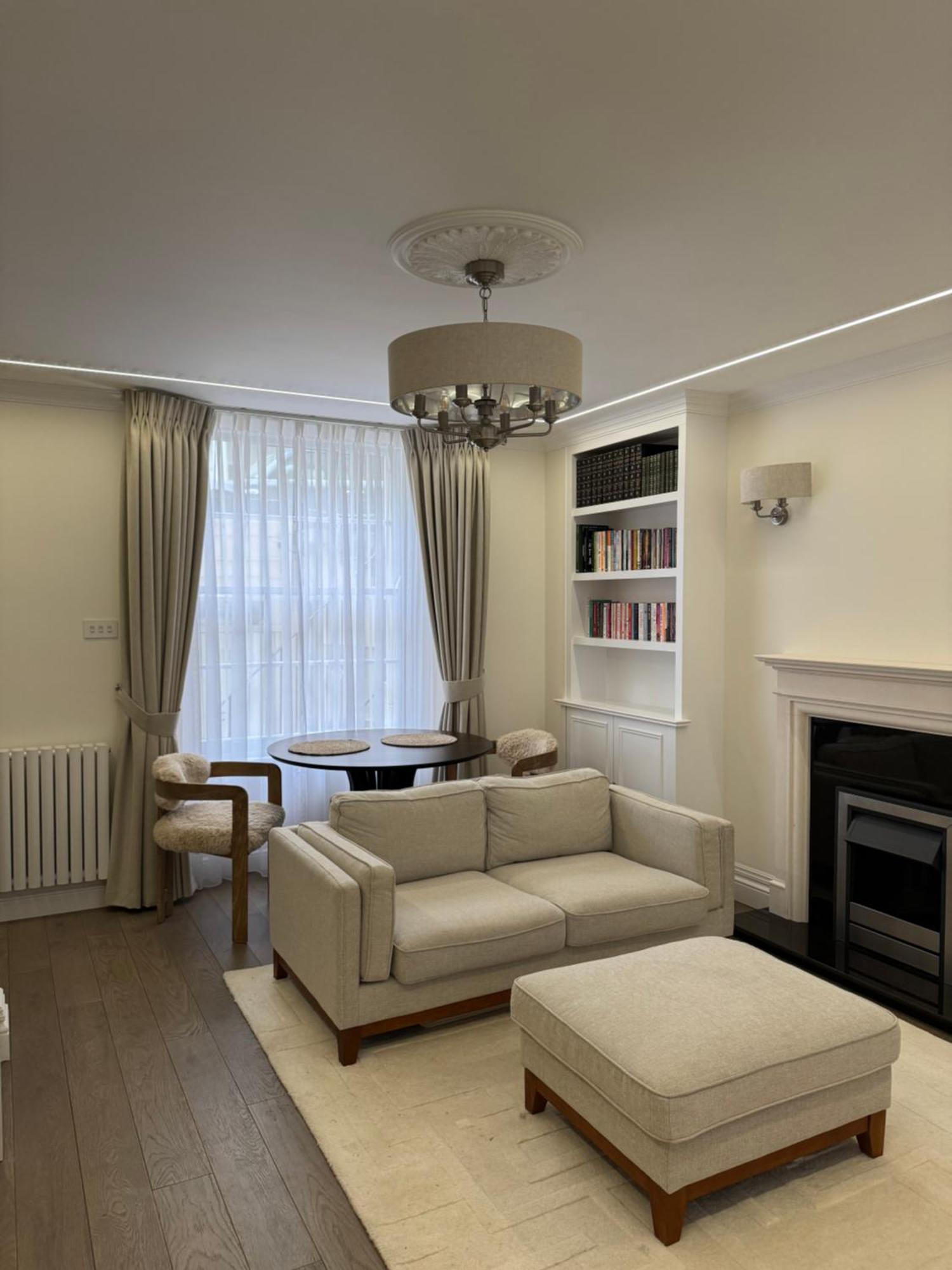 Stunning 2-bed, 2-bath In London