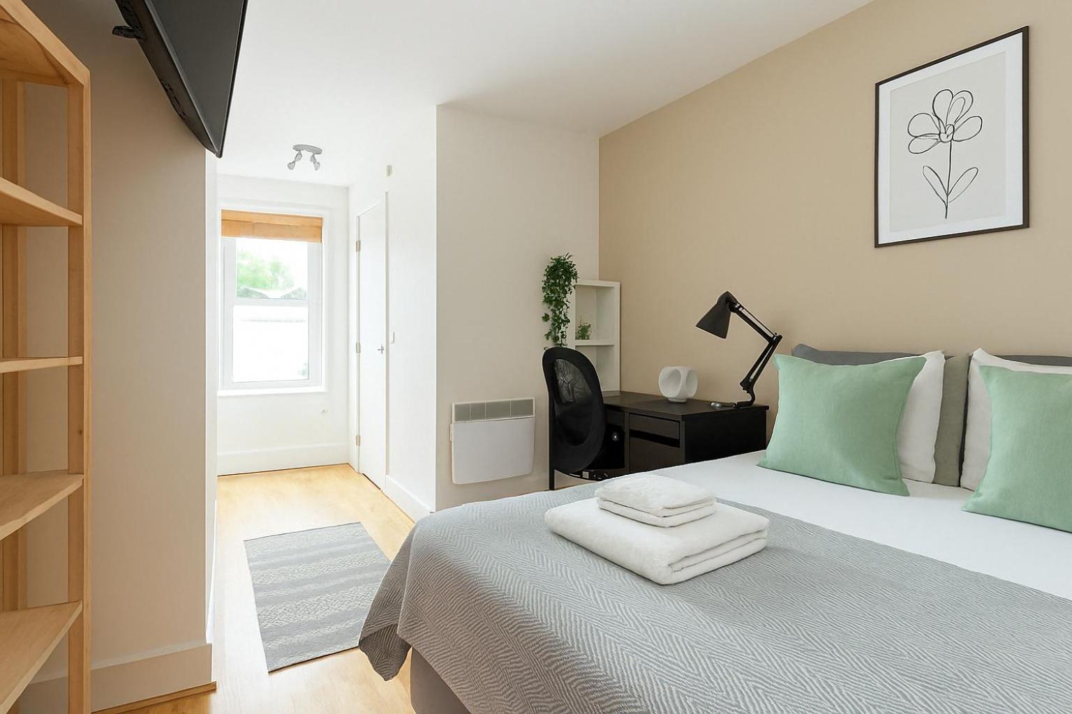 Modern Flat - Hyde Park Access Apartment