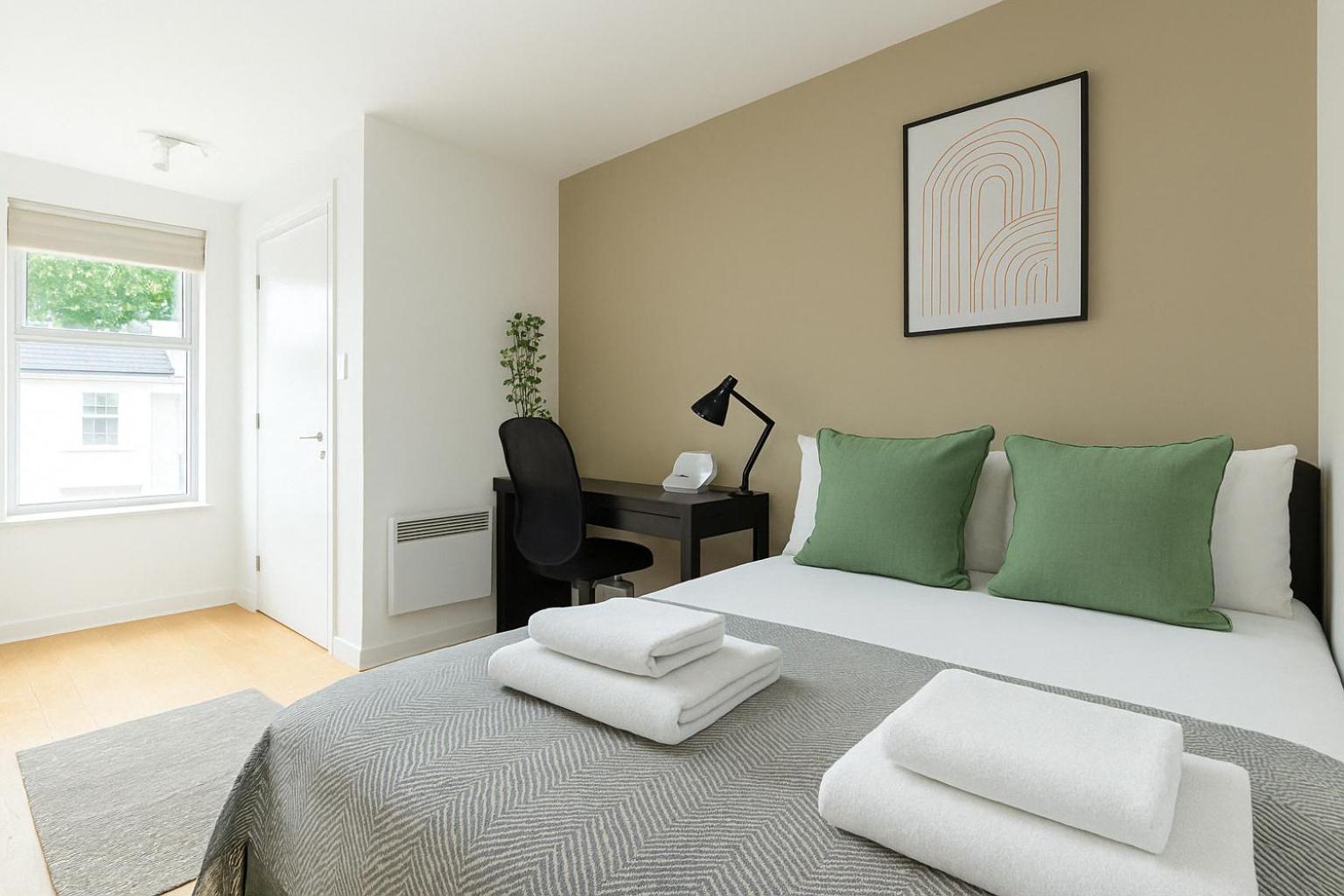 Modern Flat - Hyde Park Access Apartment *