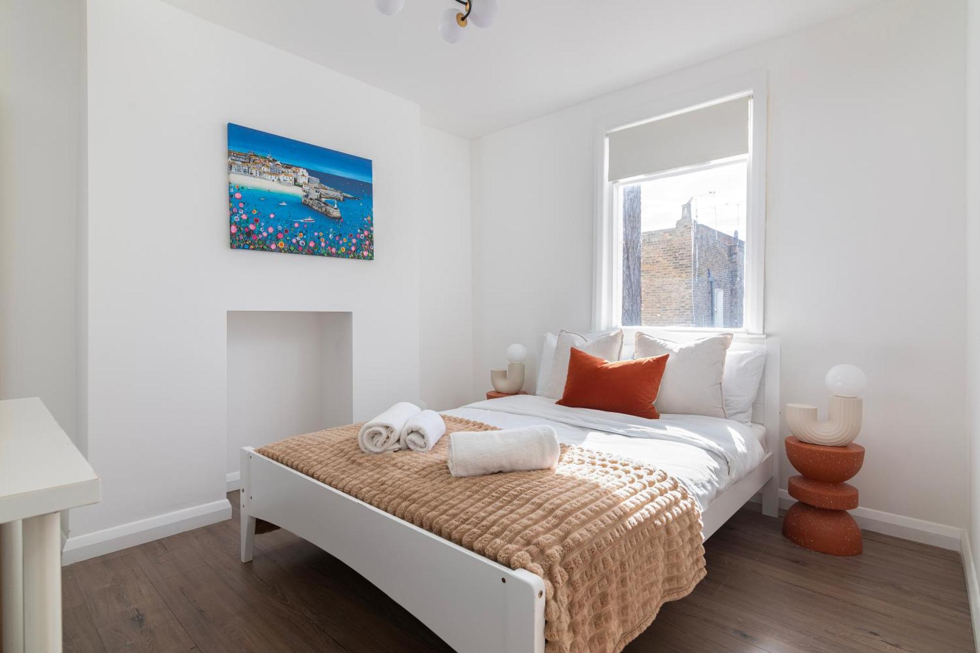 Apartment Spacious 5 Bedroom House London