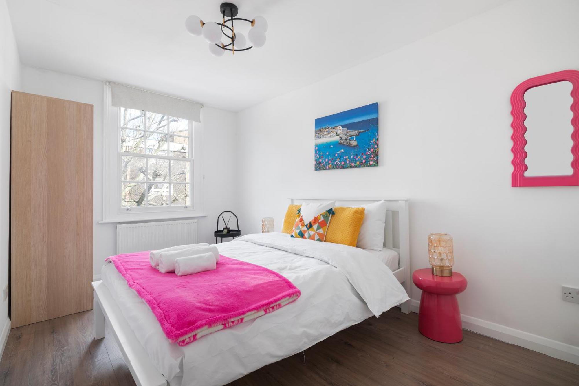 Spacious 5 Bedroom House London