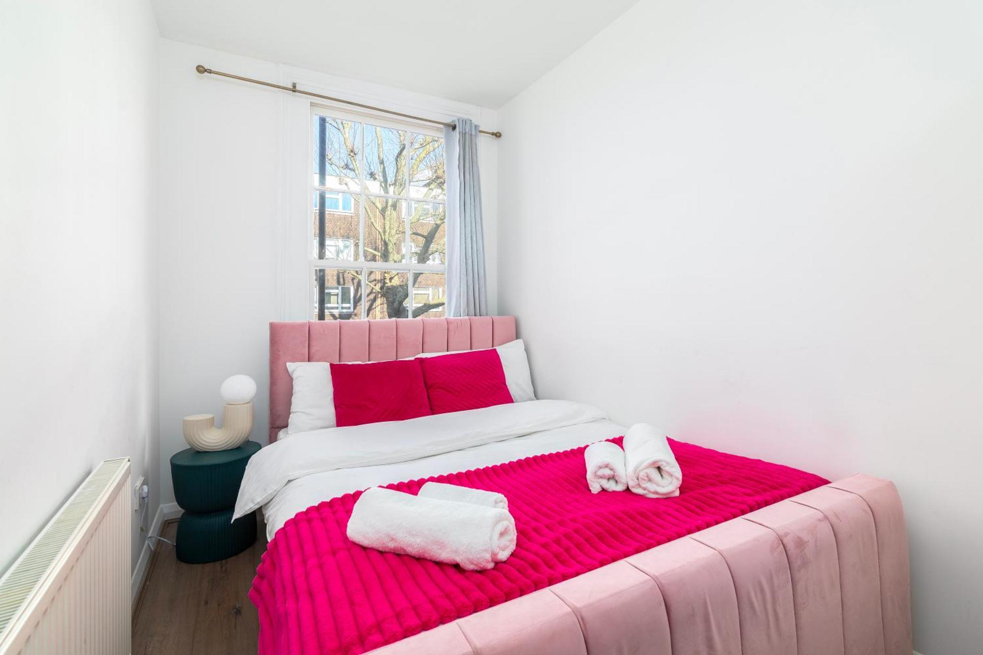 Apartment Spacious 5 Bedroom House London