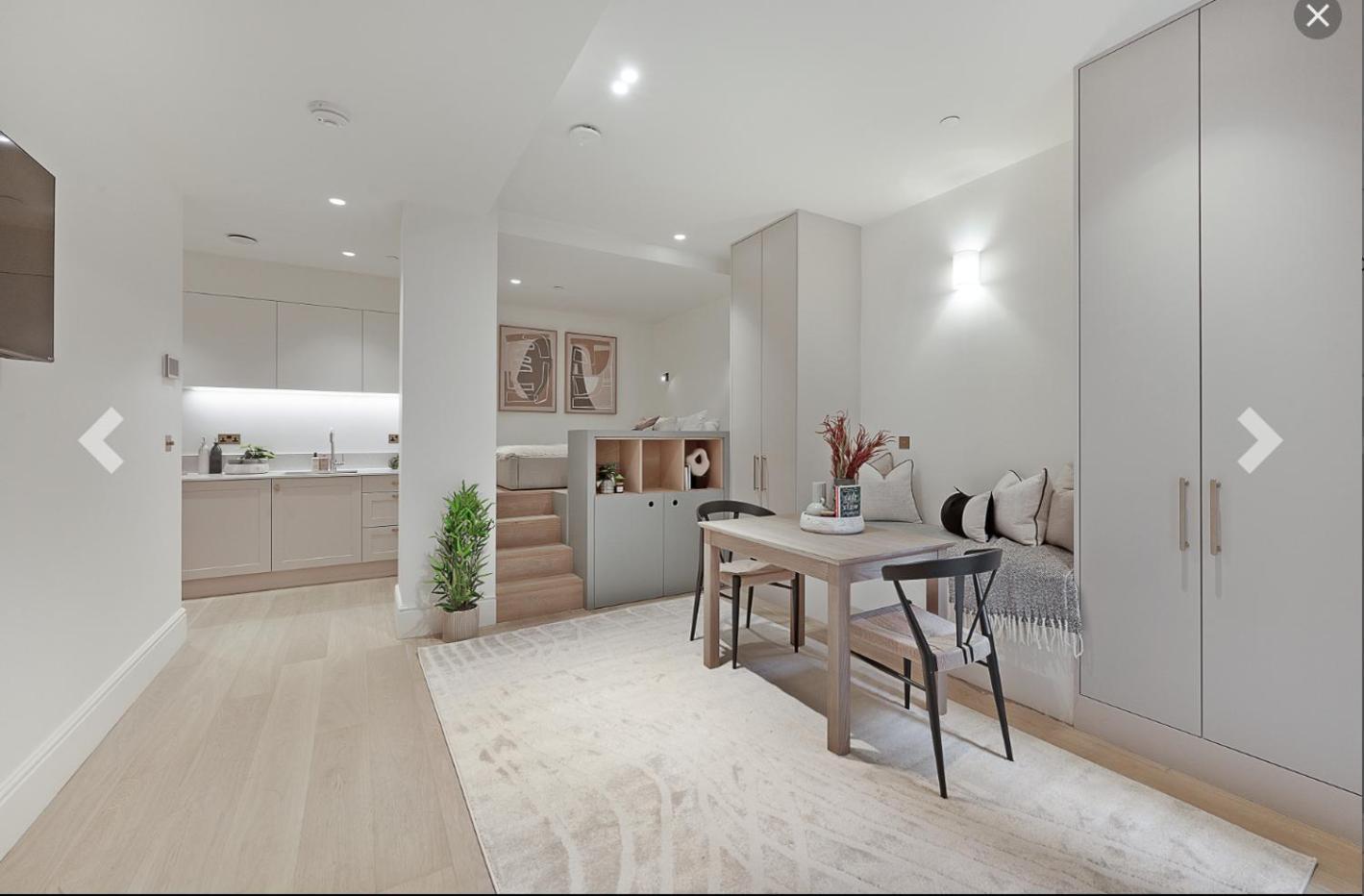 Stylish Earl's Court Patio Apartment London