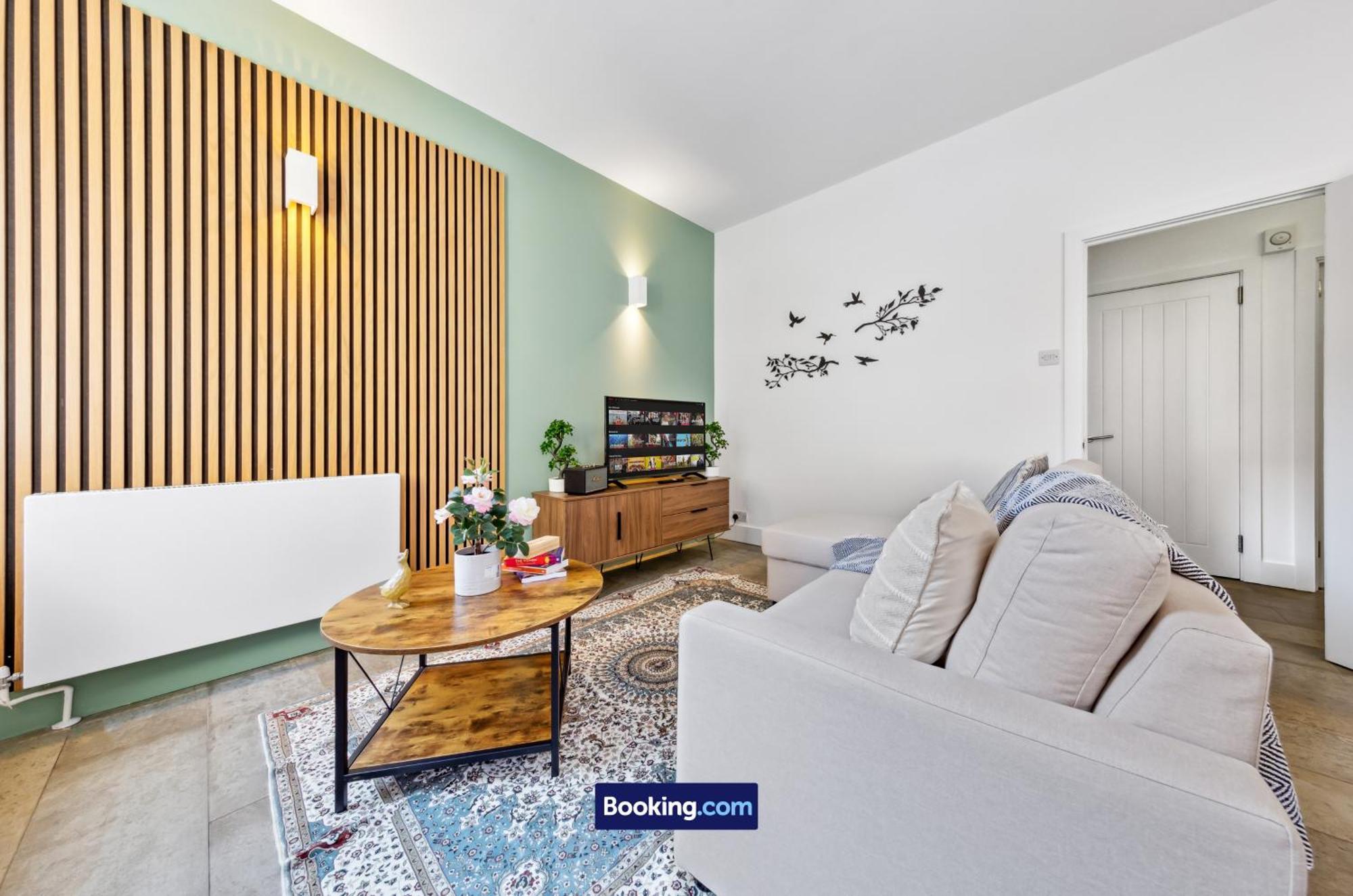 Farringdon Modern By Smart Short Lets & Serviced With Smart Tv & Free Wifi London