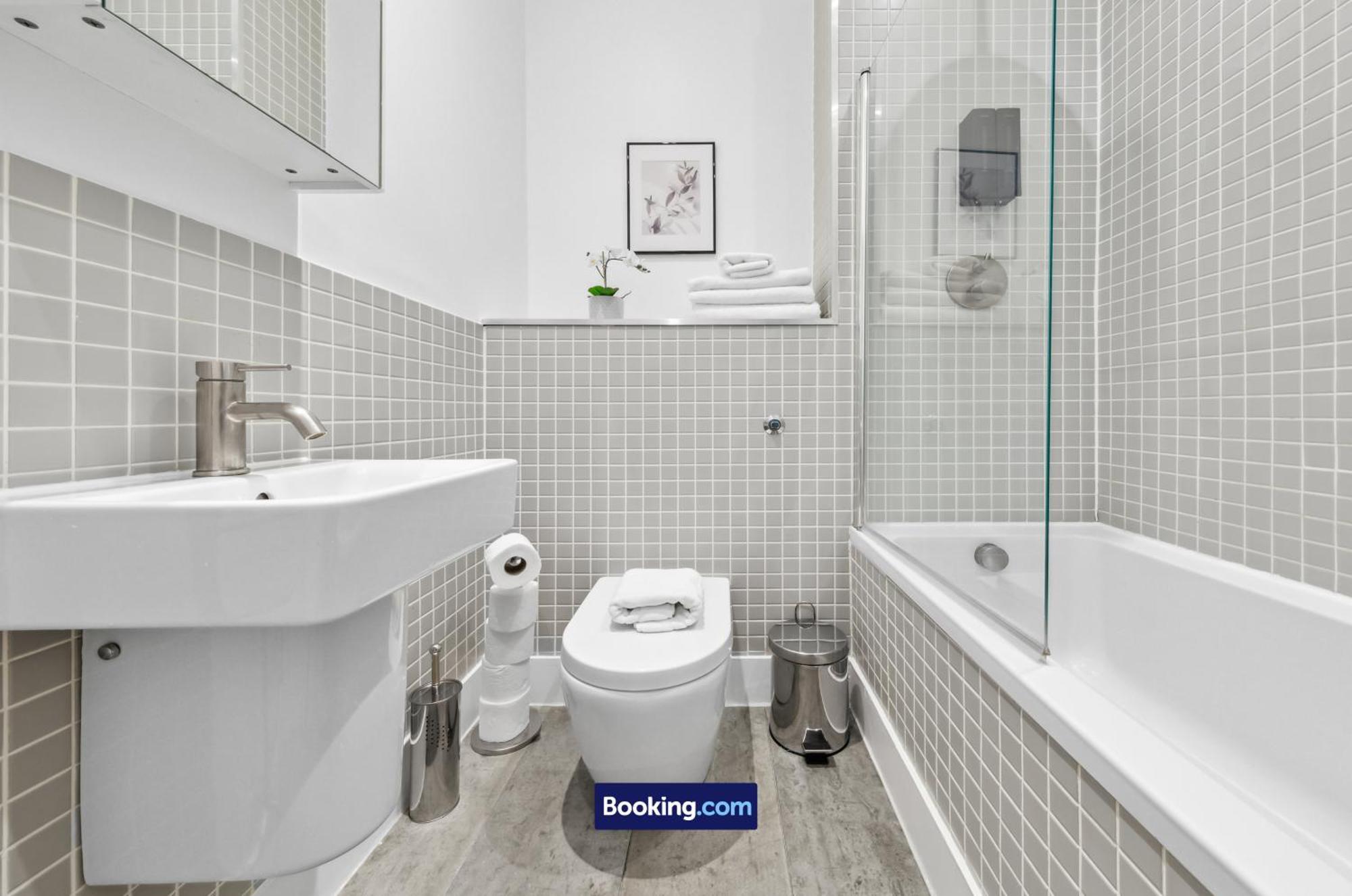 Farringdon Modern By Smart Short Lets & Serviced With Smart Tv & Free Wifi Apartment *