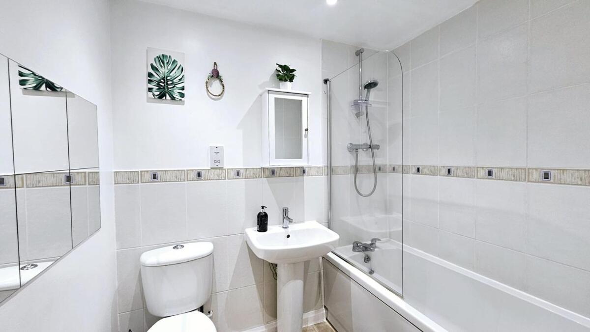 Apartment Beautiful Spacious 2 Bed Flat With 2 Parking Near Wembley Stadium London