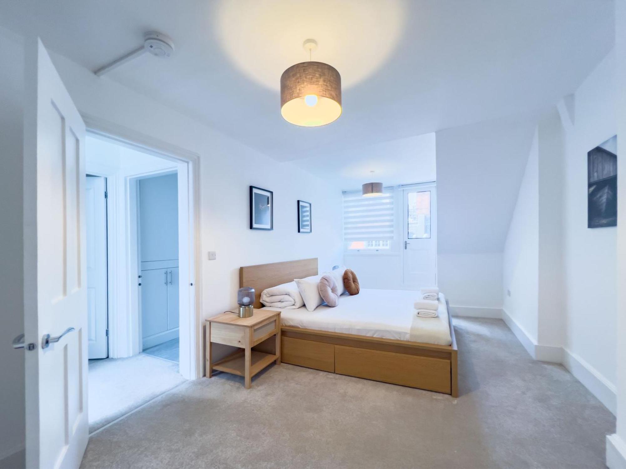 3-bed In The Heart Of Fitzrovia London