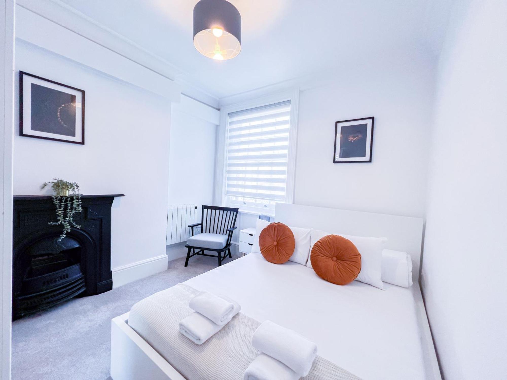 3-bed In The Heart Of Fitzrovia Apartment London