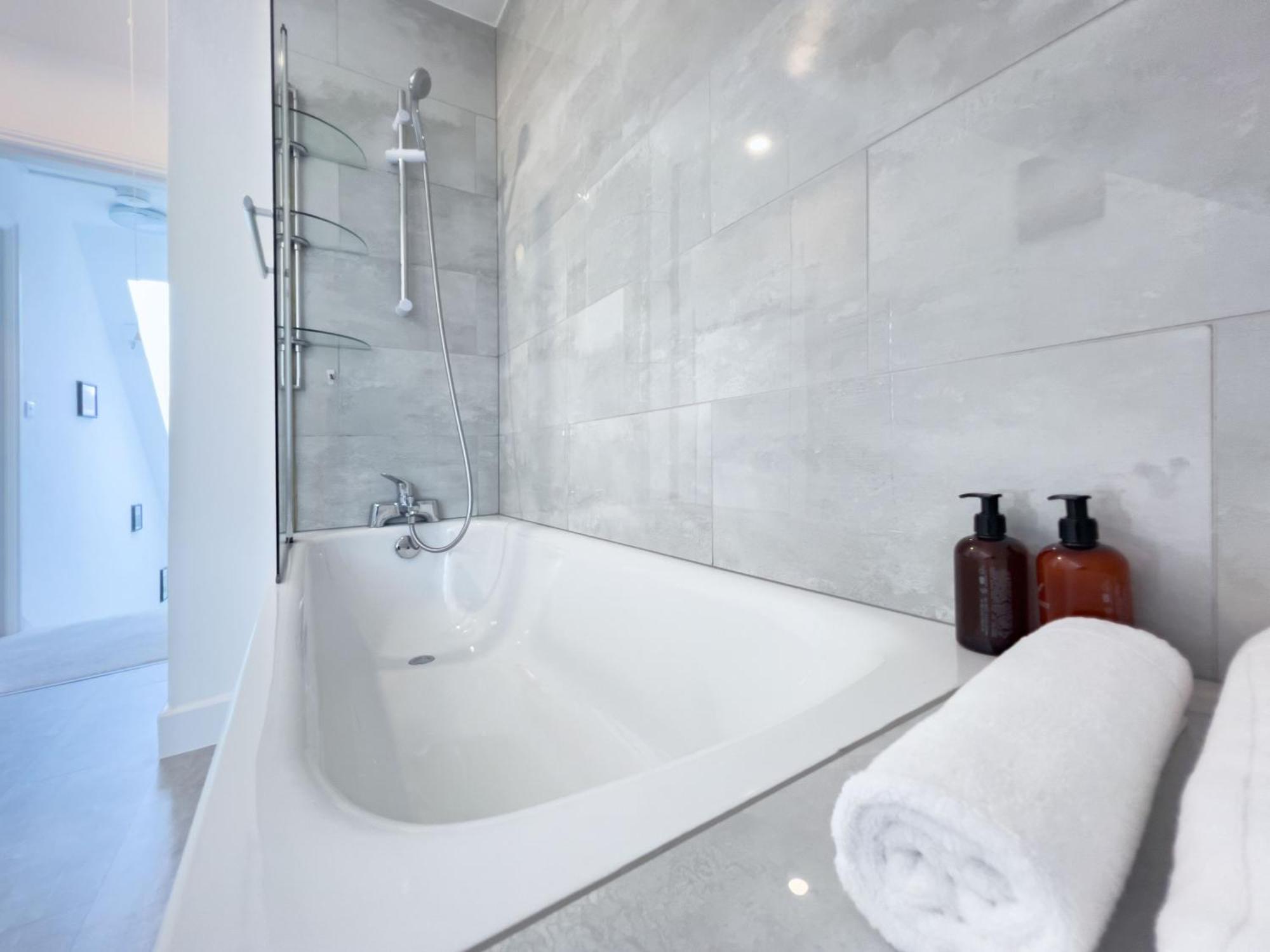 3-bed In The Heart Of Fitzrovia Apartment *