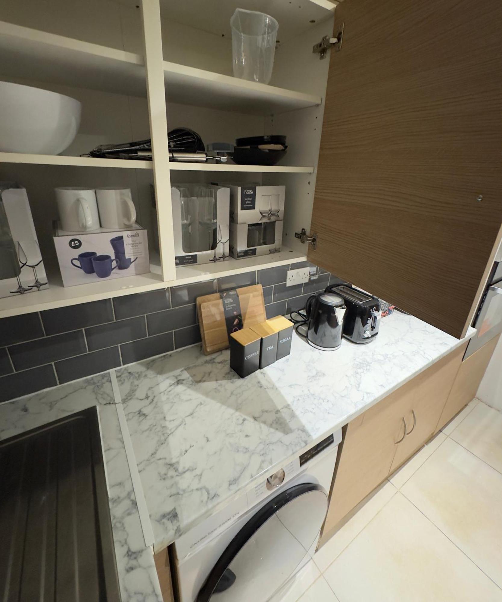 Stratford Centre, 2 Or 3 Bedroom Apartment, Walk To Westfield, Near Station, Sleeps 6 *