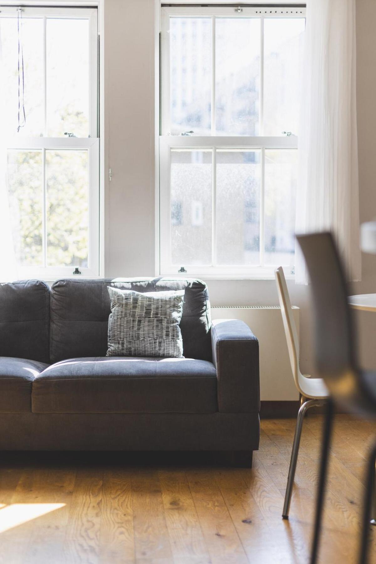 Apartment Chic Urban Escape Near Bridge