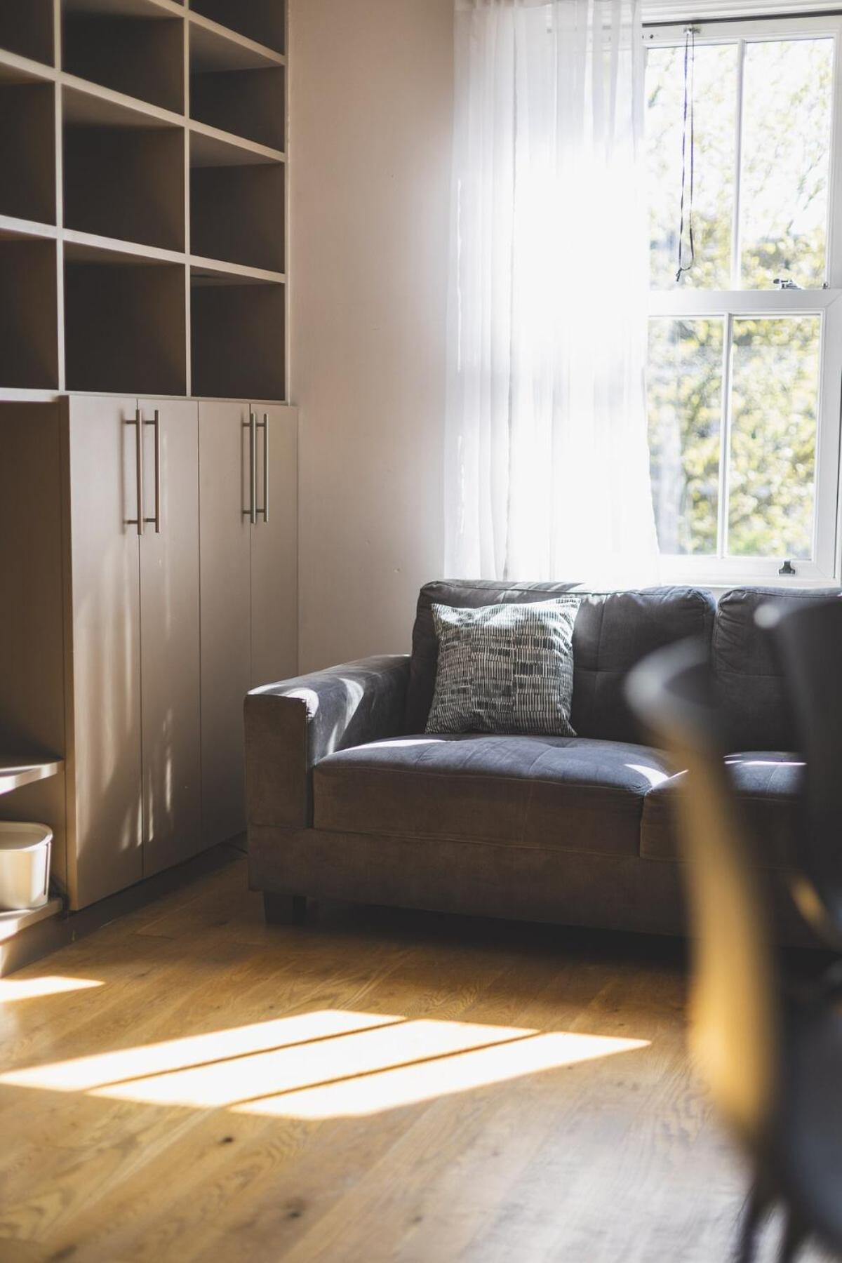 Apartment Chic Urban Escape Near Bridge