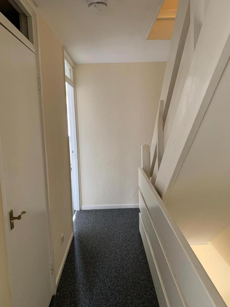 Spacious 4-bedroom House Near Station *