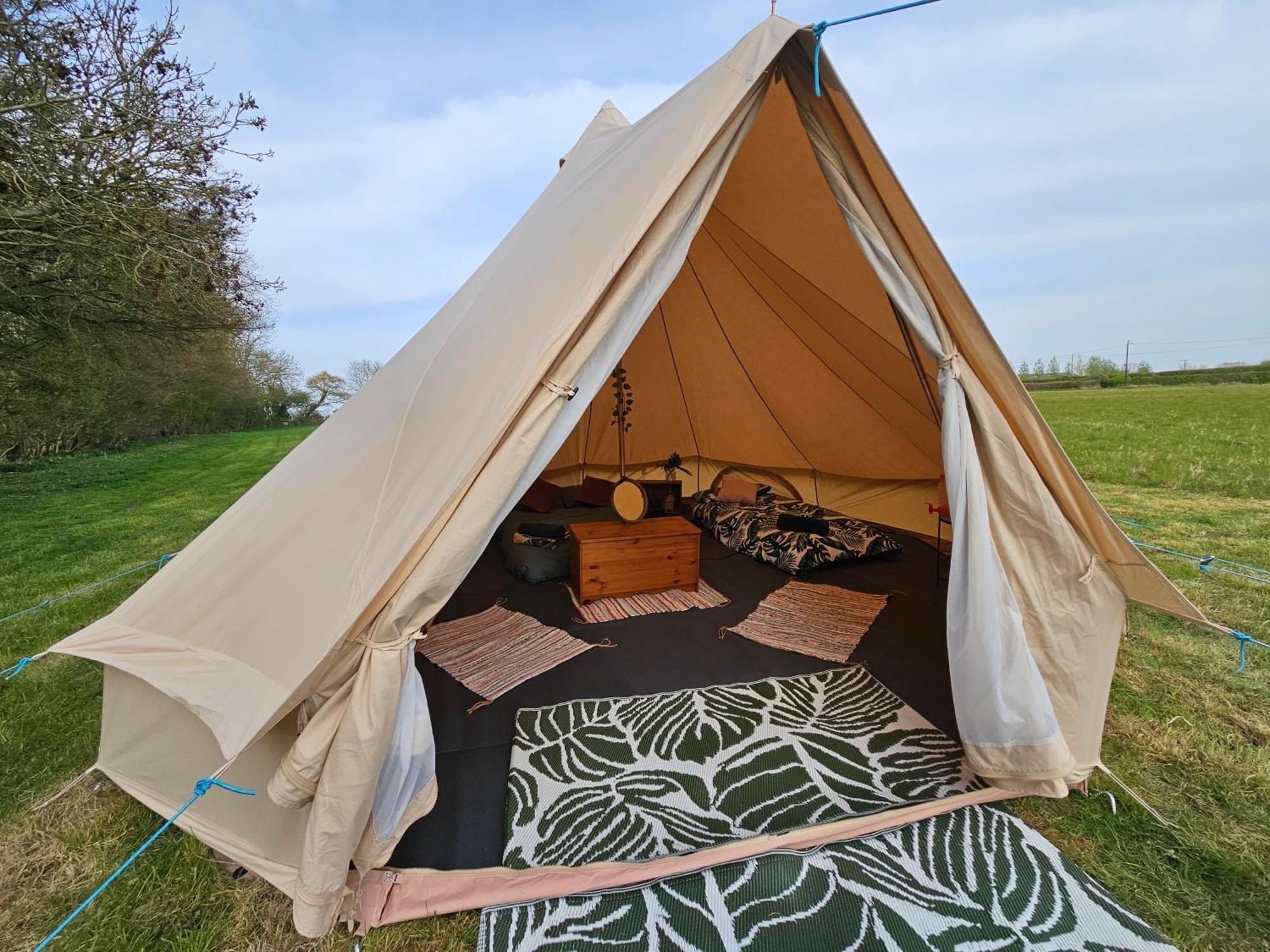 Readers Field Glamping Luxury tent *